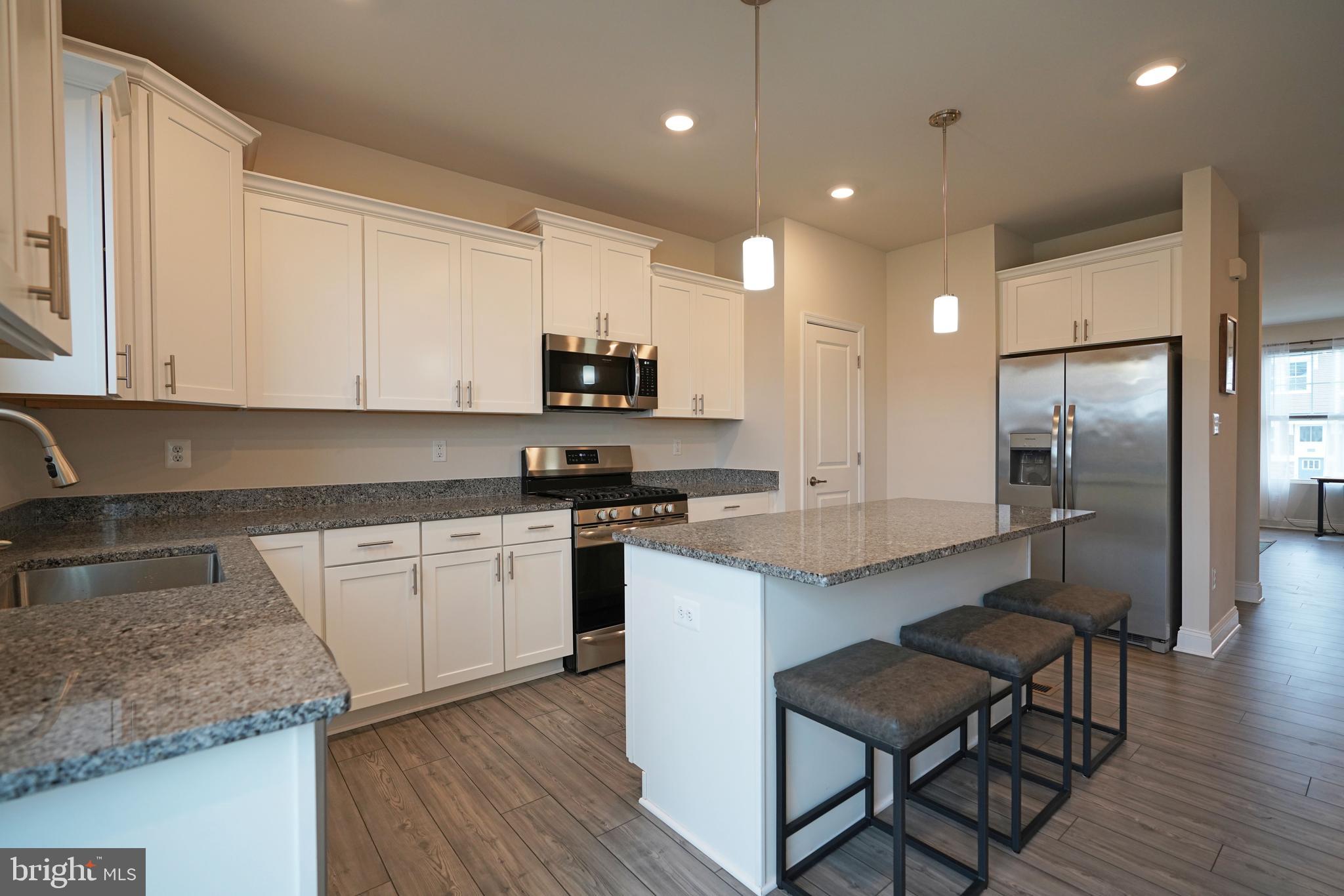 PLANTATION LAKES - Residential