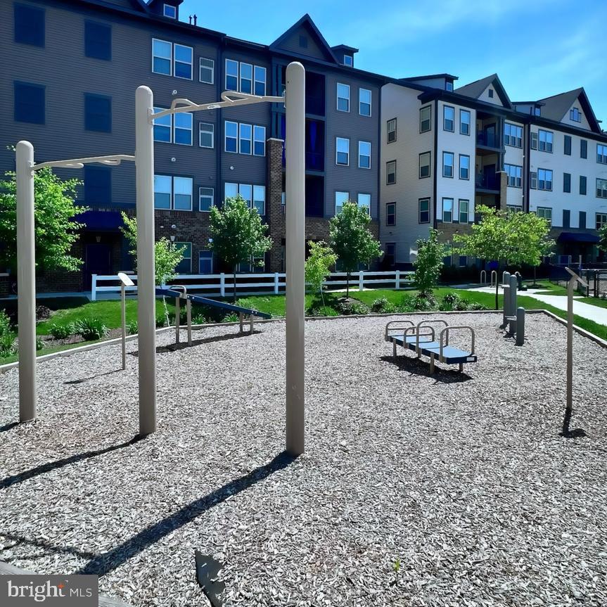 PADDOCK POINTE - Residential