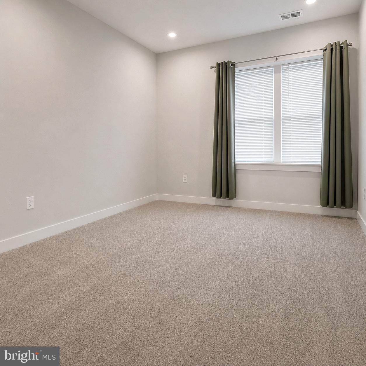 PADDOCK POINTE - Residential