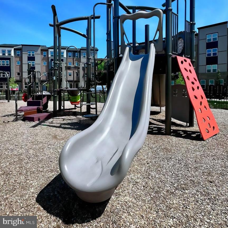 PADDOCK POINTE - Residential