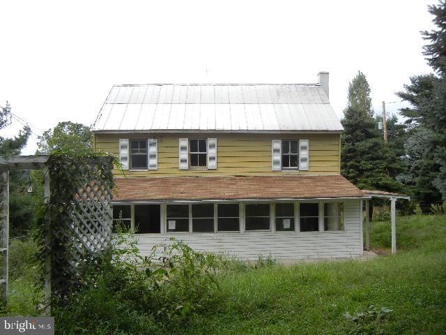 Single family detached home located on 0.80 acres. There are 3 bedrooms and 1 full bathroom. Large garage/barn. Nice country location. Great opportunity. This is a Fannie Mae HomePath property.