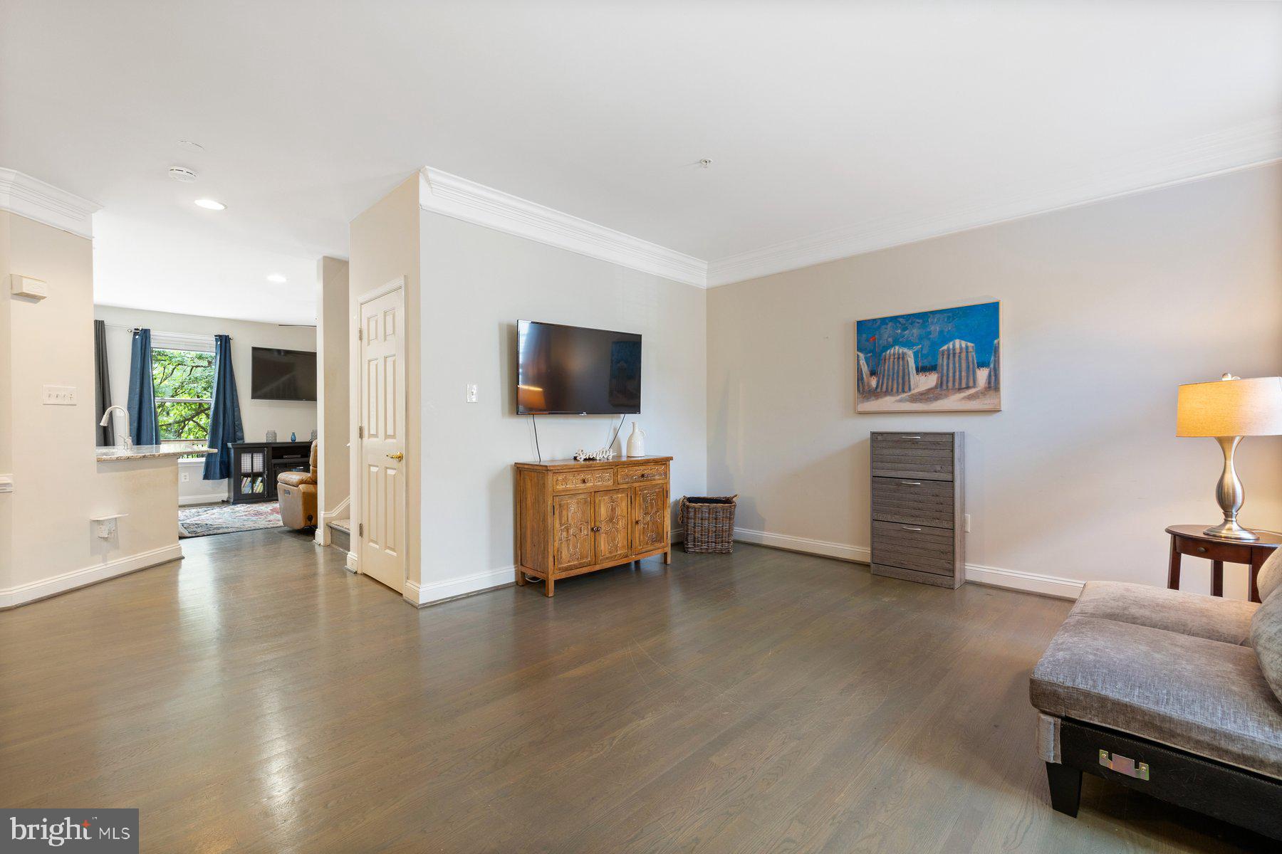 854 THICKET COURT