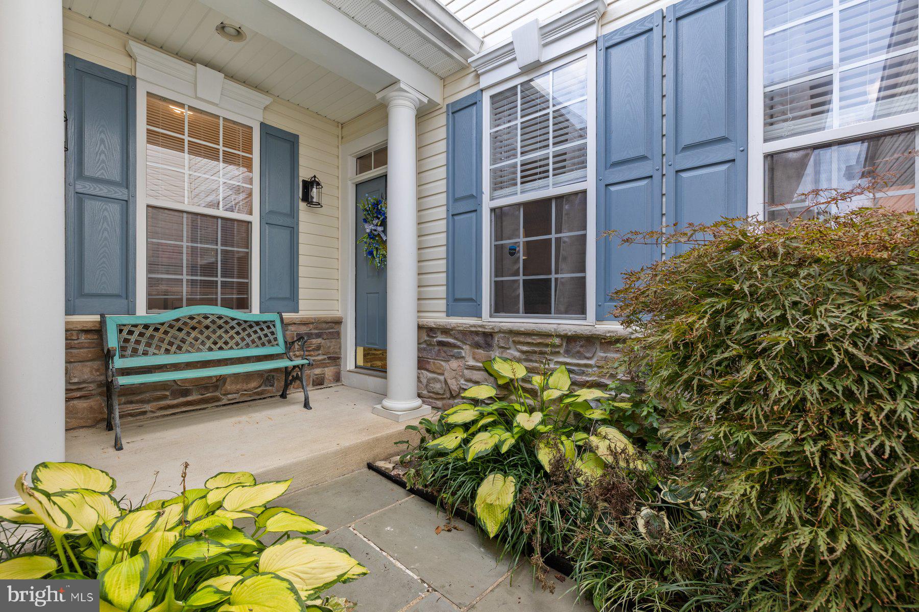 854 THICKET COURT