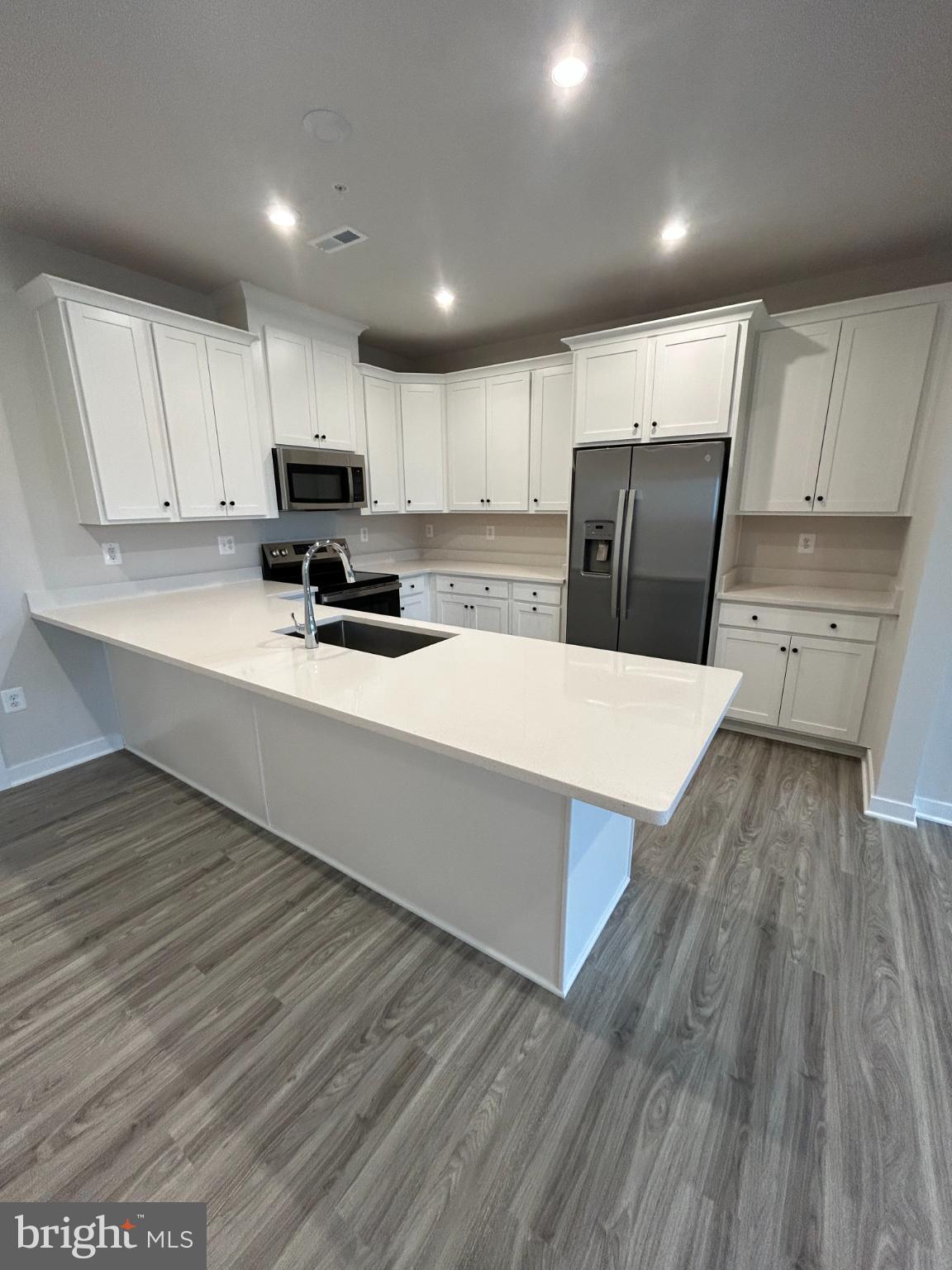 INNOVATION TOWN CENTER - Residential Lease