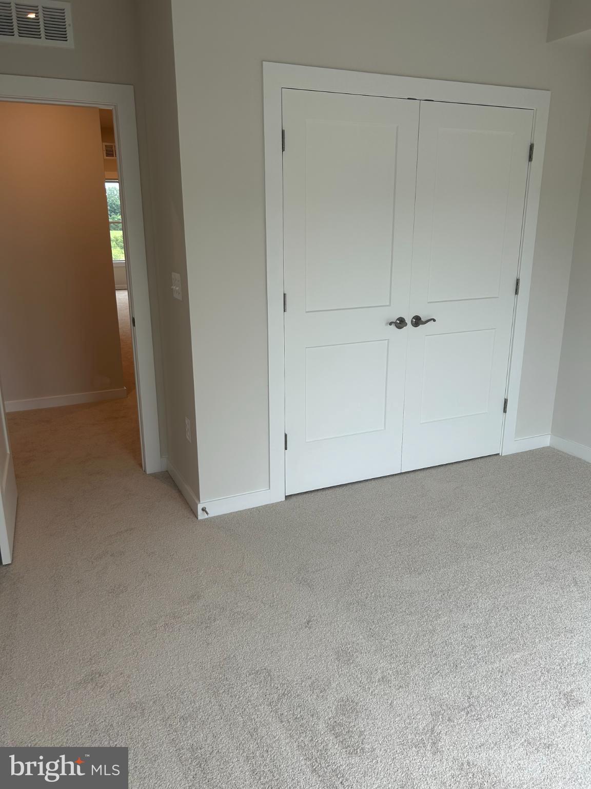 INNOVATION TOWN CENTER - Residential Lease