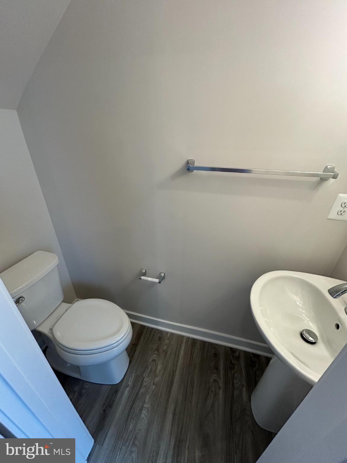 INNOVATION TOWN CENTER - Residential Lease