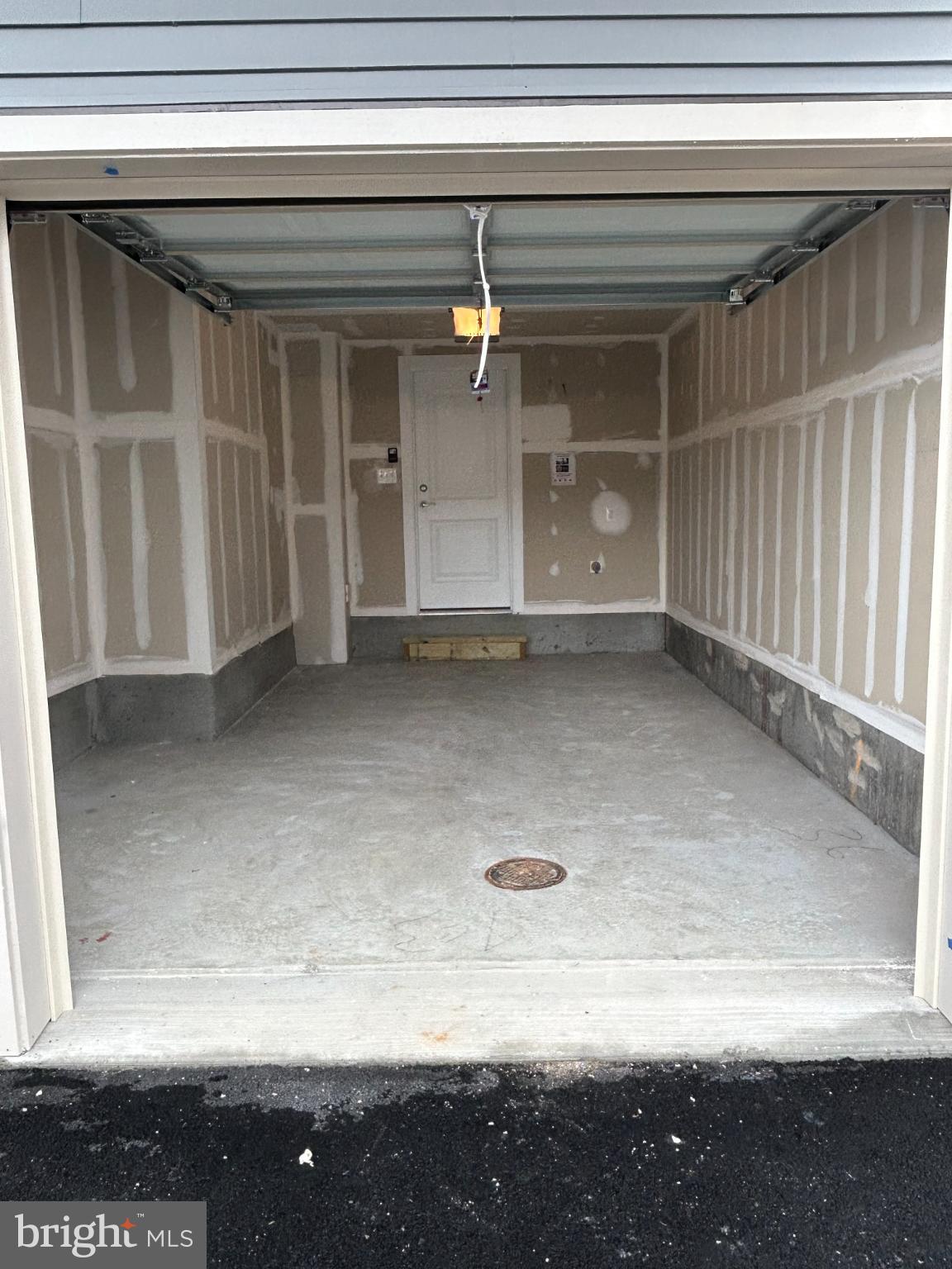 INNOVATION TOWN CENTER - Residential Lease