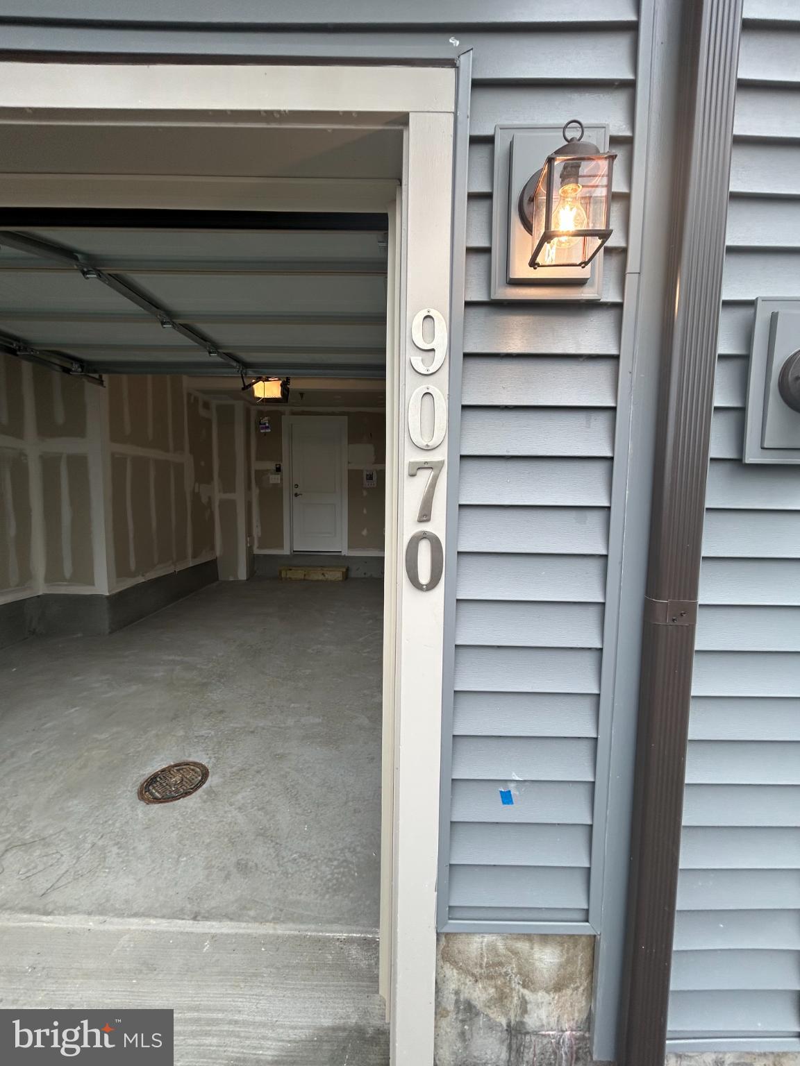 INNOVATION TOWN CENTER - Residential Lease