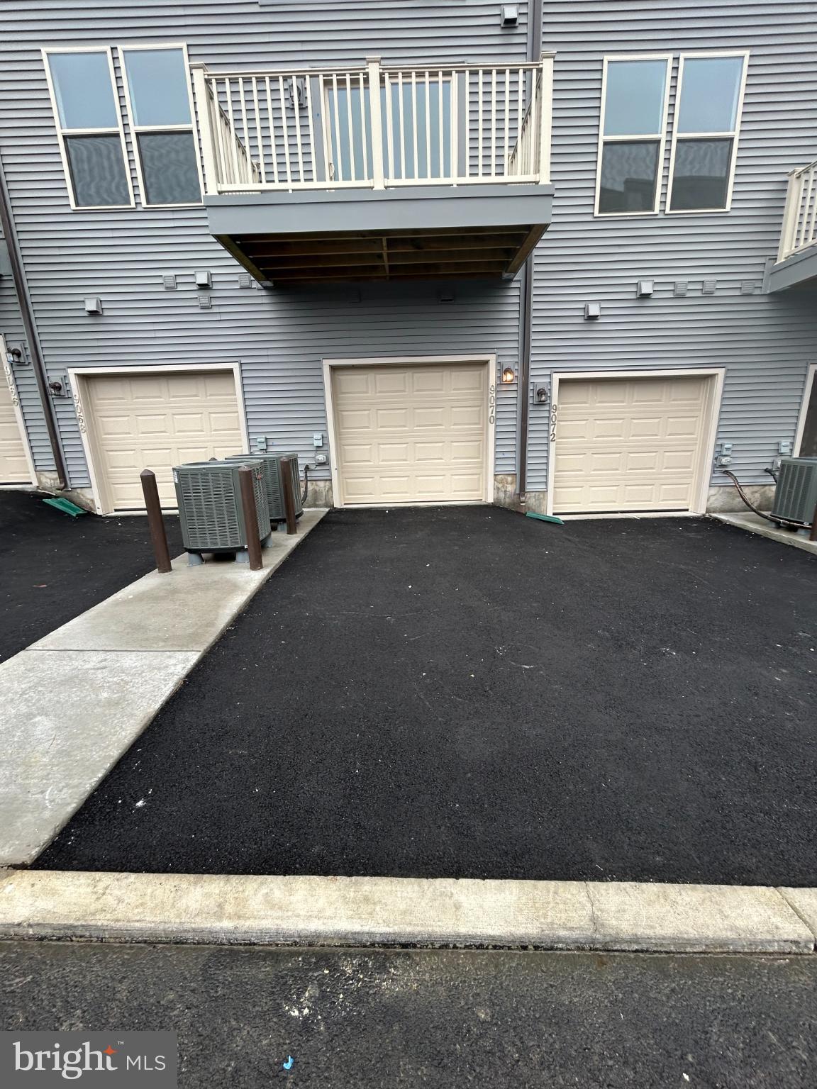 INNOVATION TOWN CENTER - Residential Lease