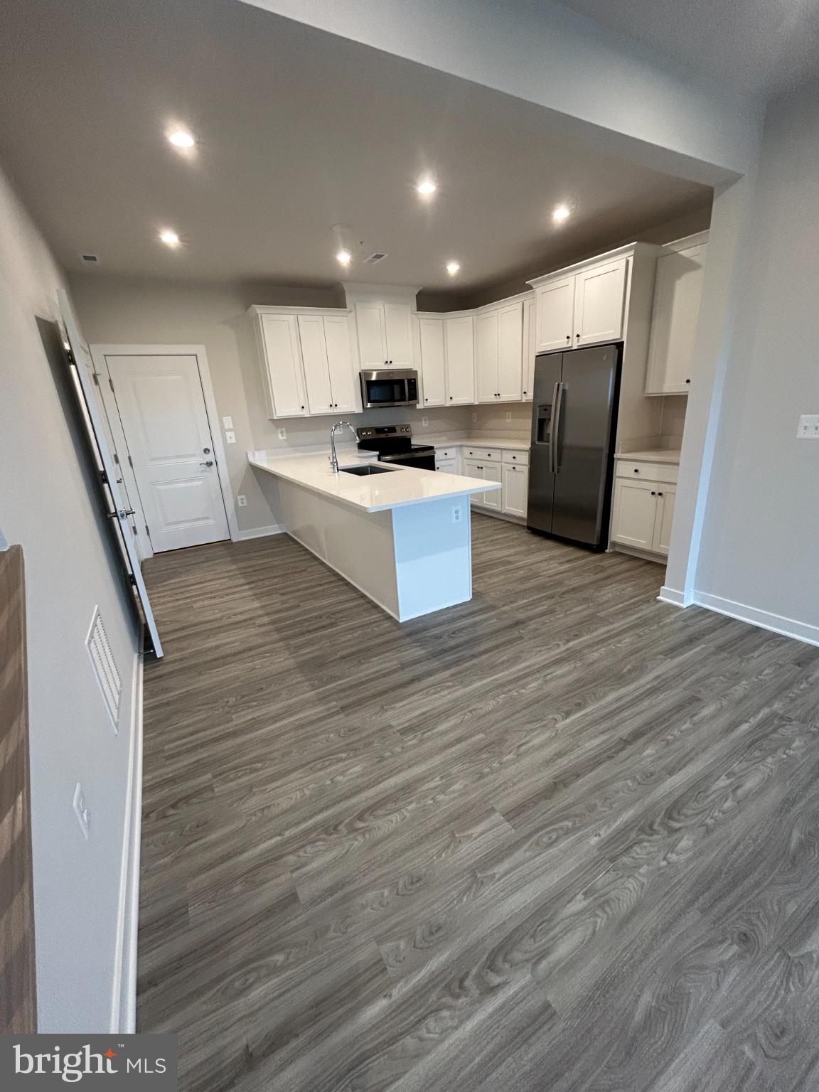 INNOVATION TOWN CENTER - Residential Lease