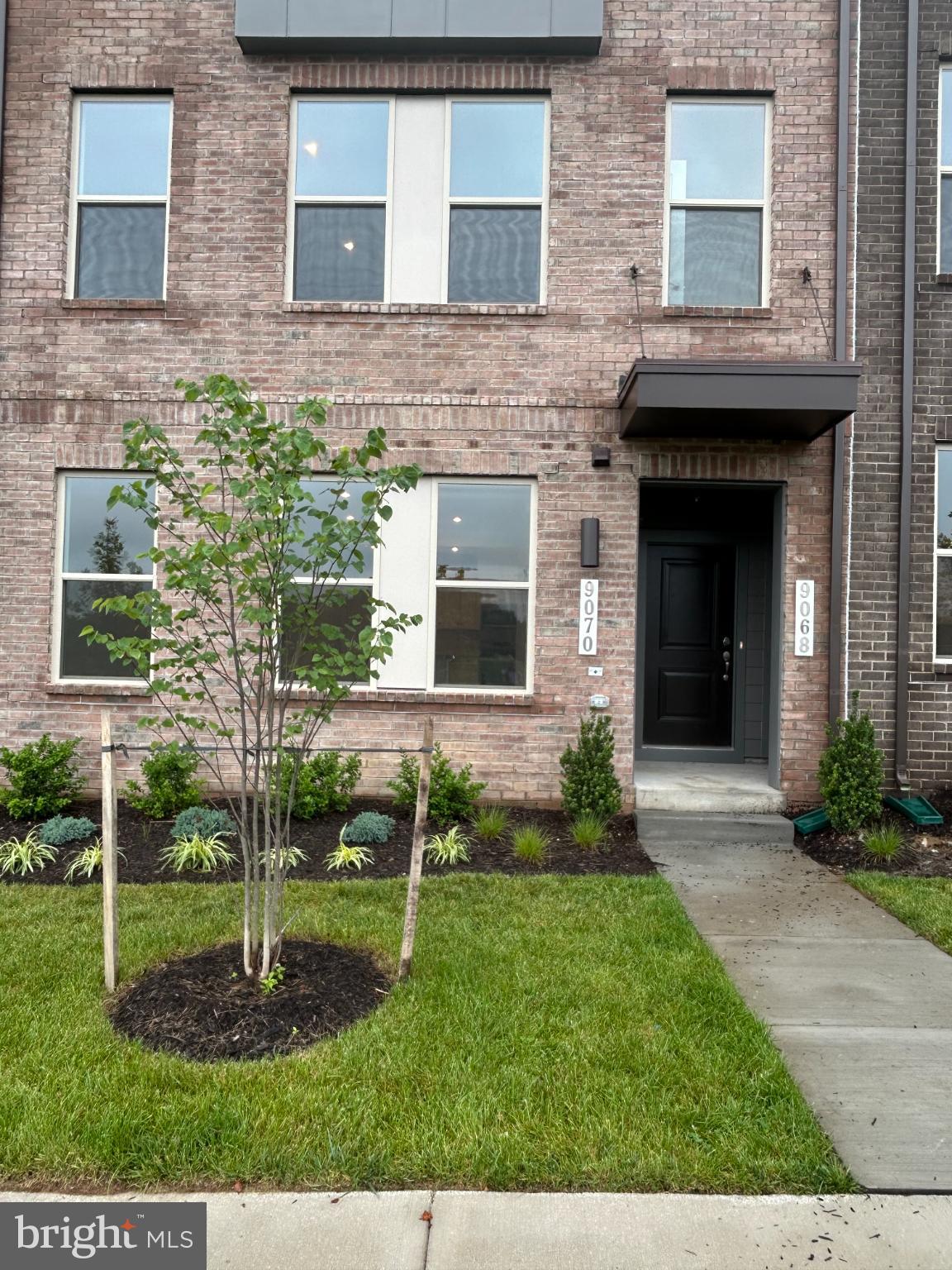 INNOVATION TOWN CENTER - Residential Lease