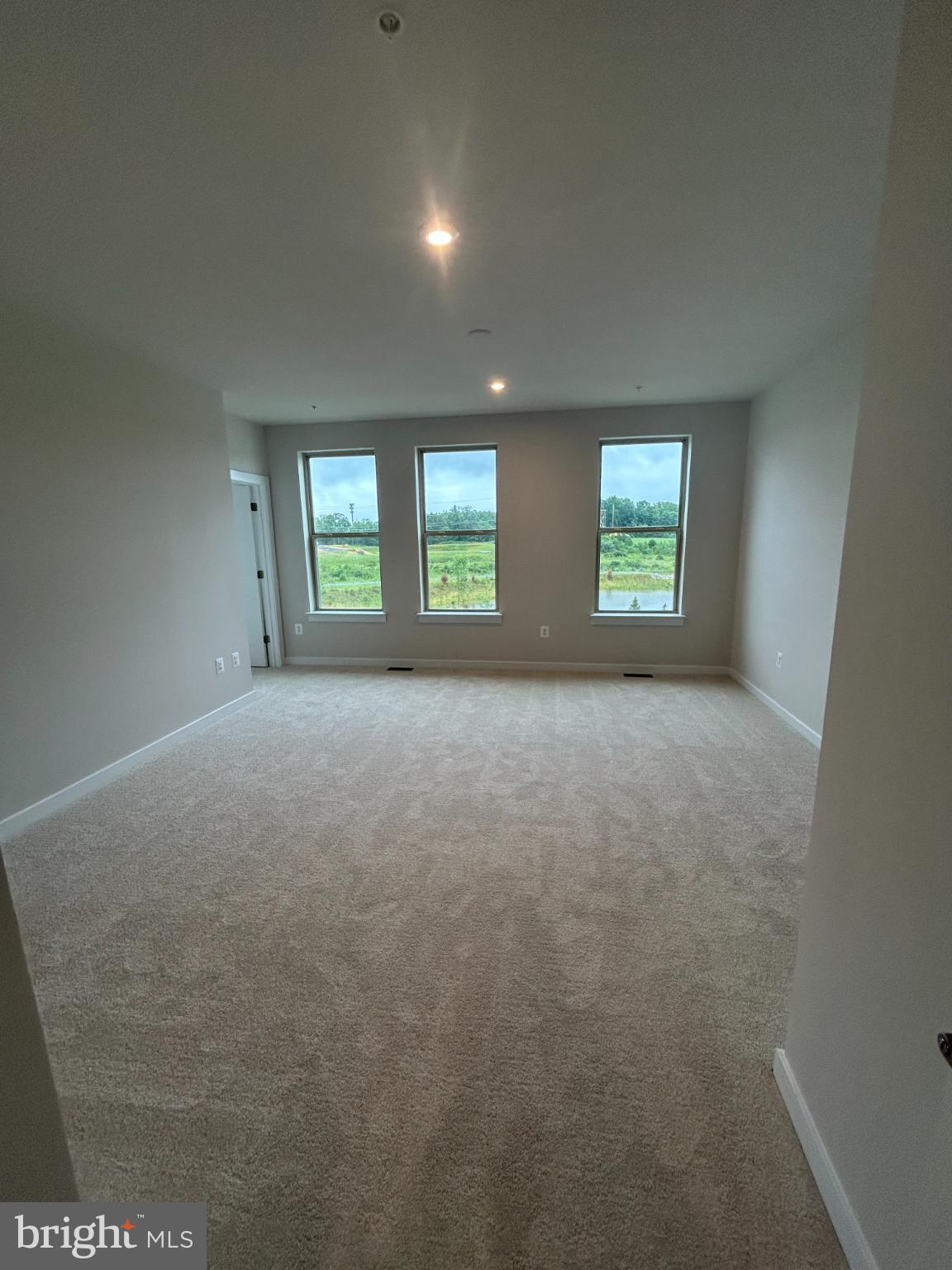 INNOVATION TOWN CENTER - Residential Lease