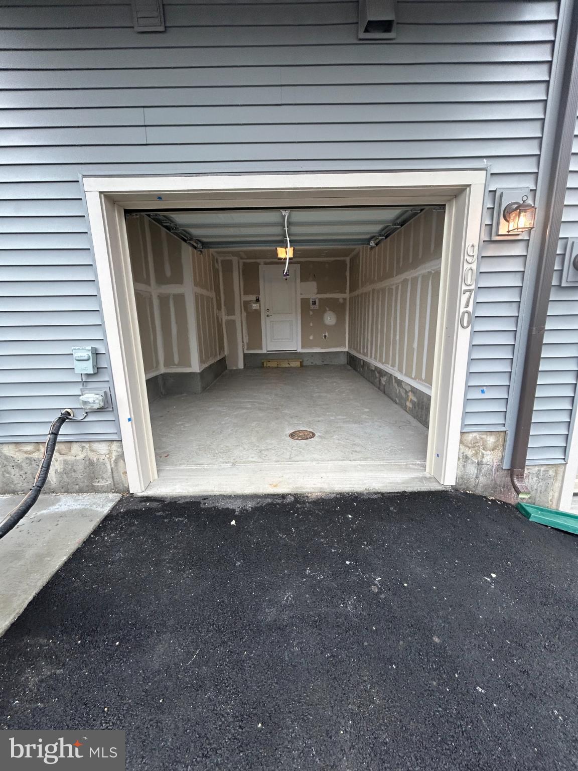 INNOVATION TOWN CENTER - Residential Lease