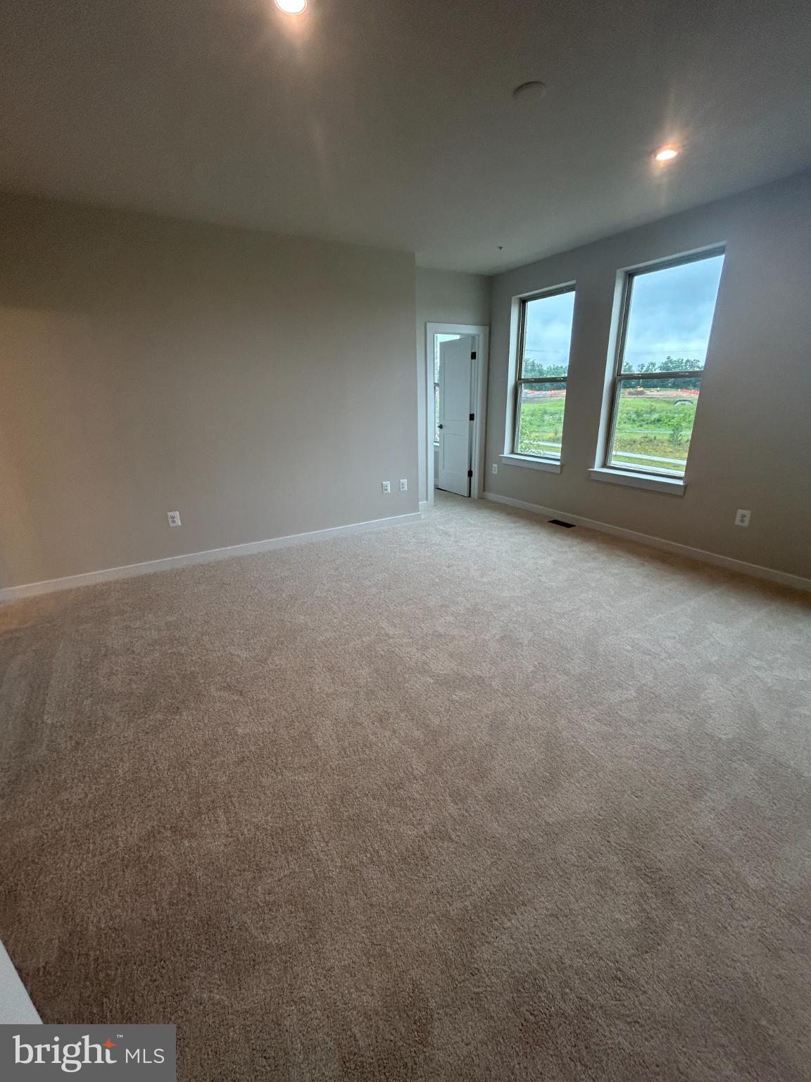 INNOVATION TOWN CENTER - Residential Lease