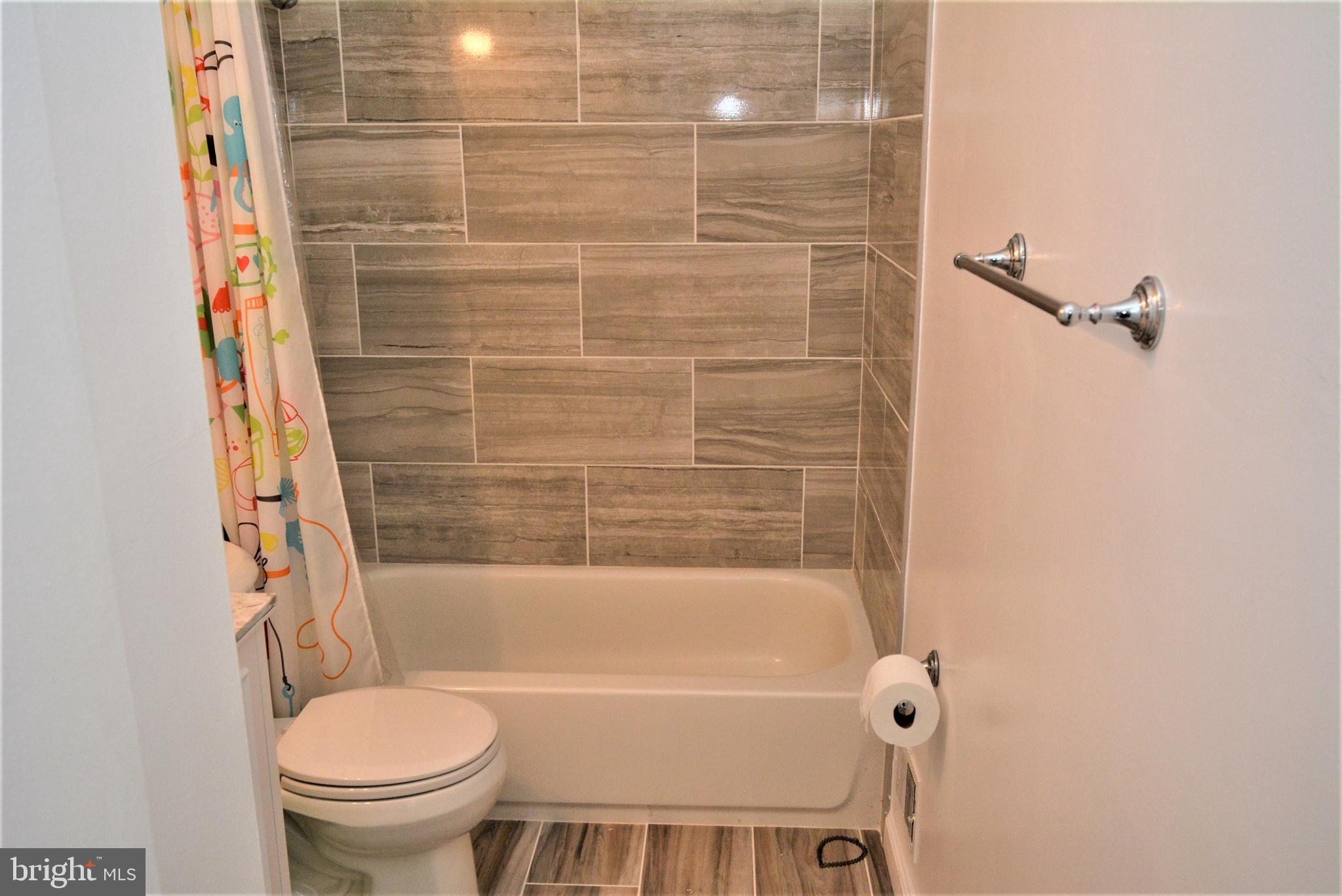 VILLAGE GATE - Residential