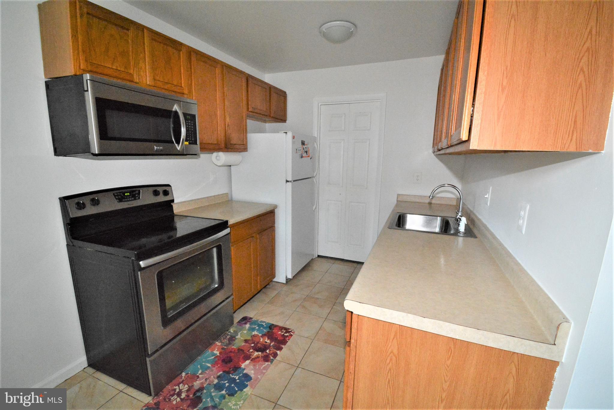 VILLAGE GATE - Residential