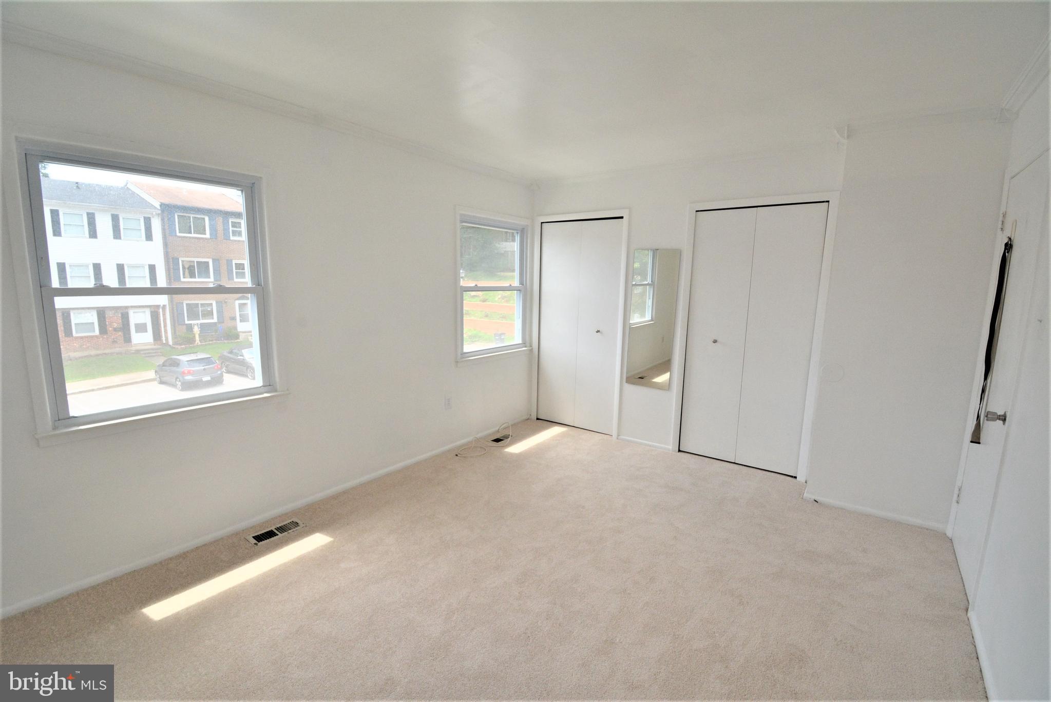 VILLAGE GATE - Residential