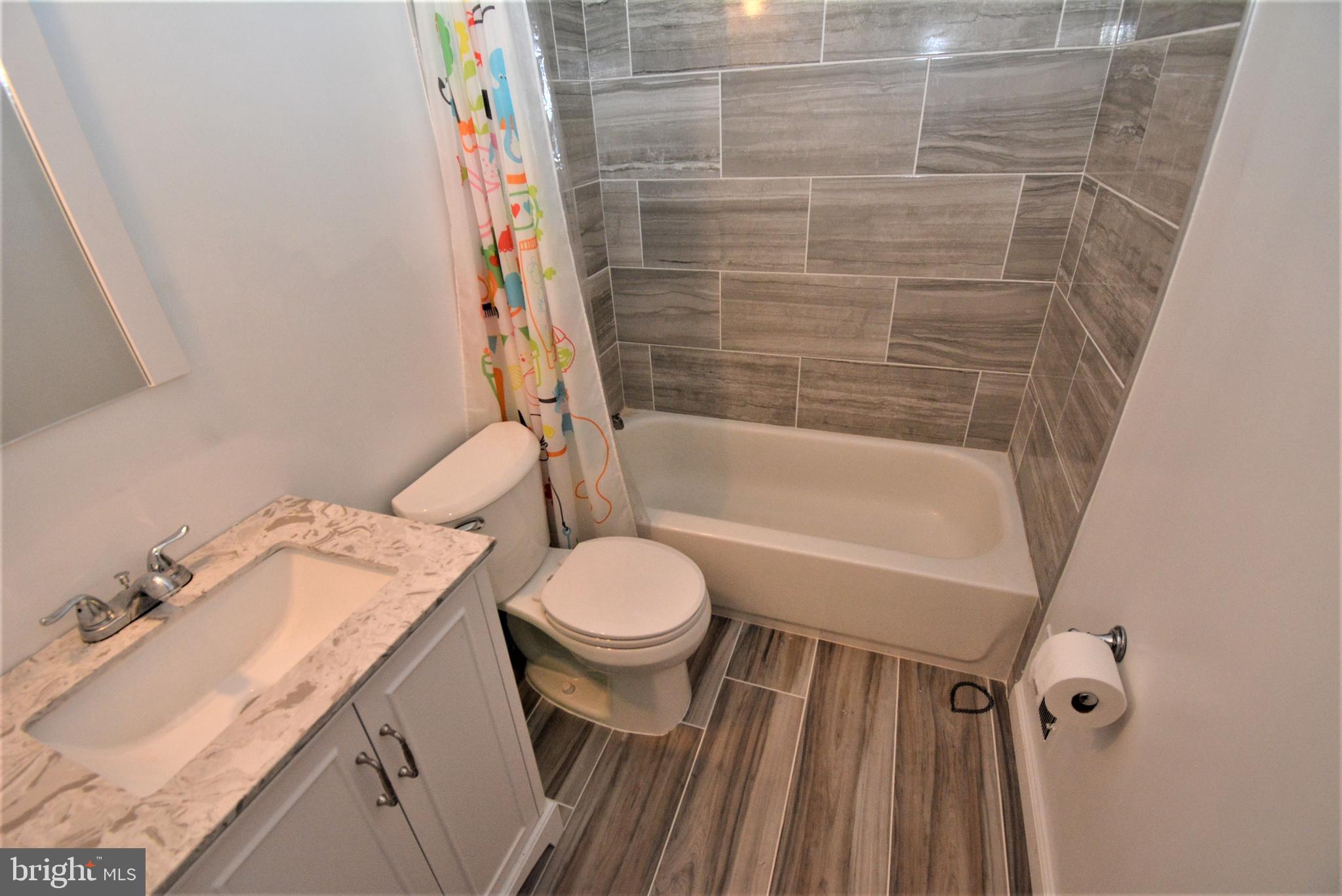 VILLAGE GATE - Residential