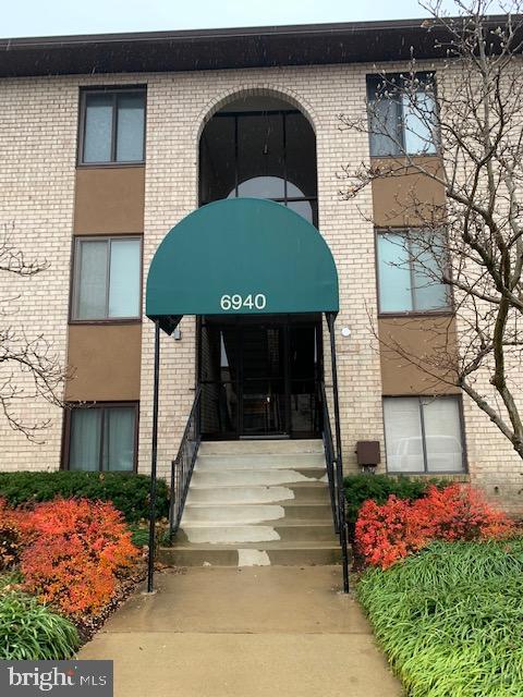 HUNTING RIDGE CONDOMINIUM - Residential Lease