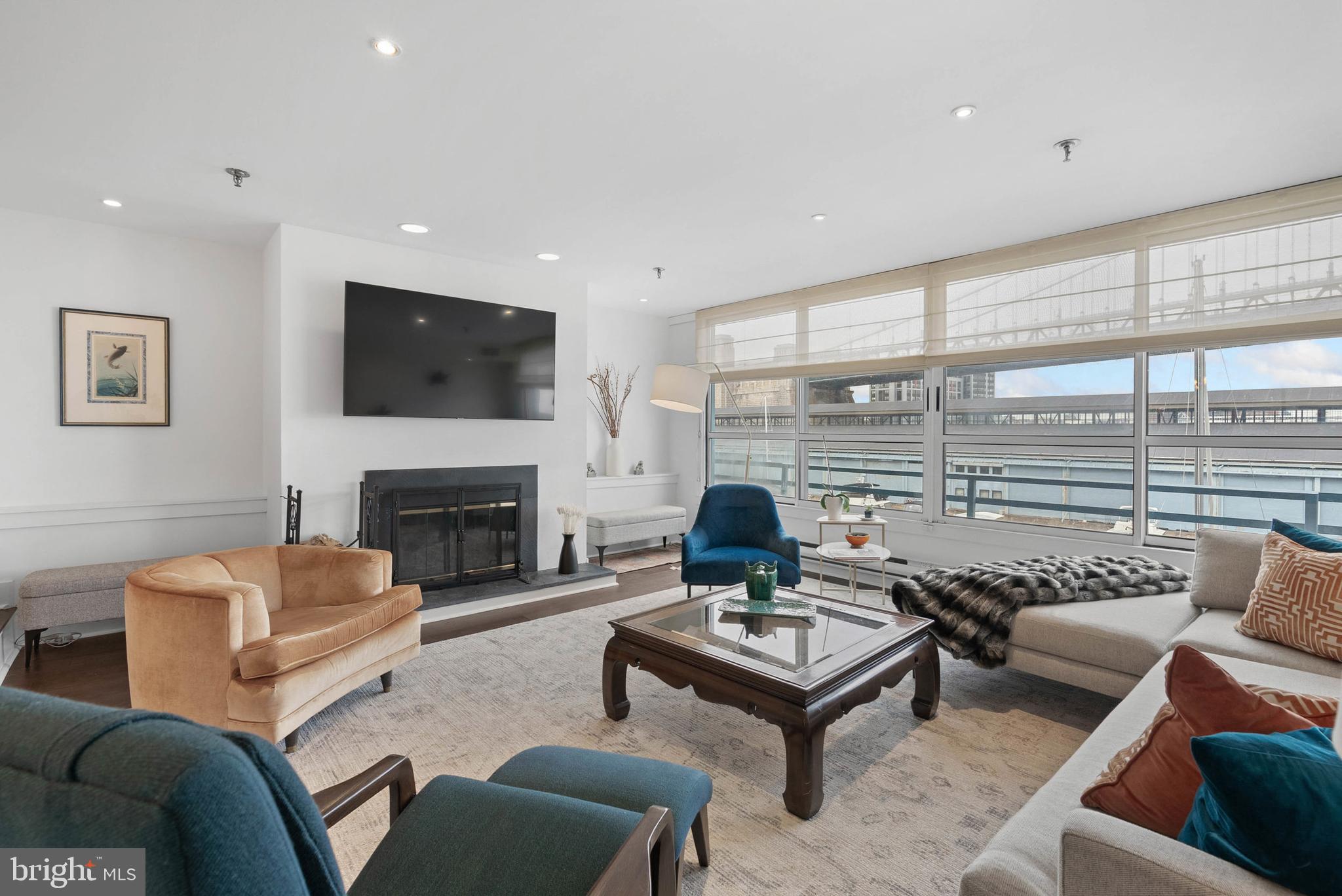 7 N CHRIS COLUMBUS BOULEVARD 233