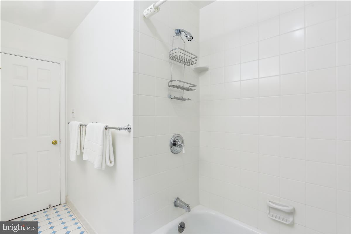 LUXMANOR - Residential