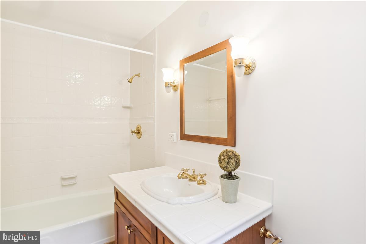 LUXMANOR - Residential