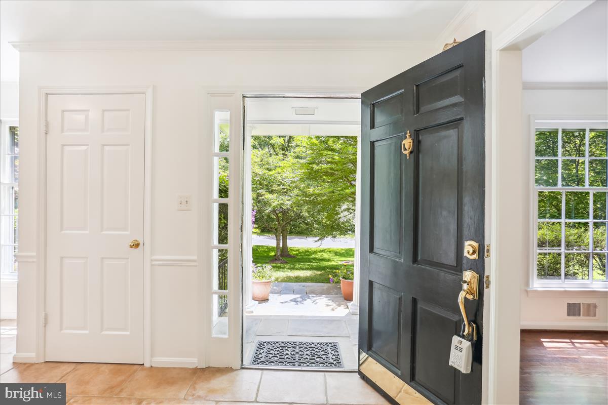 LUXMANOR - Residential