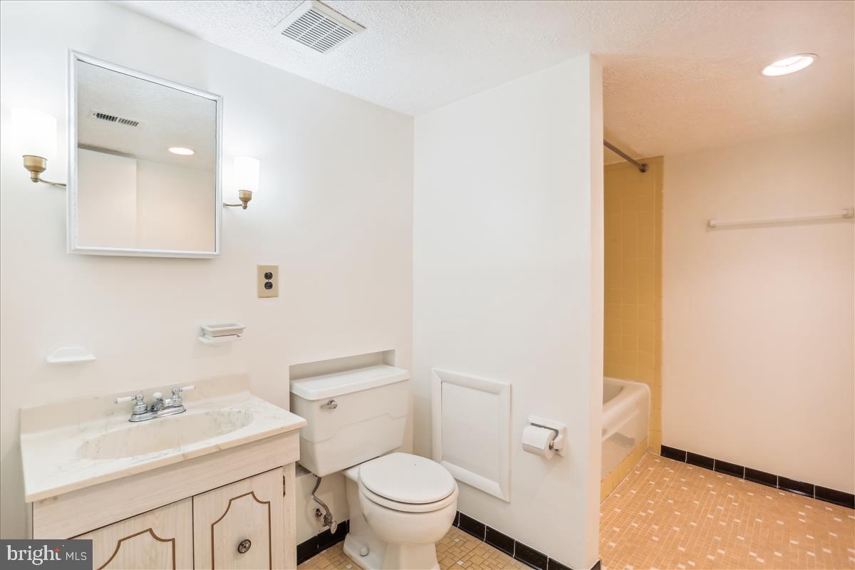 LUXMANOR - Residential