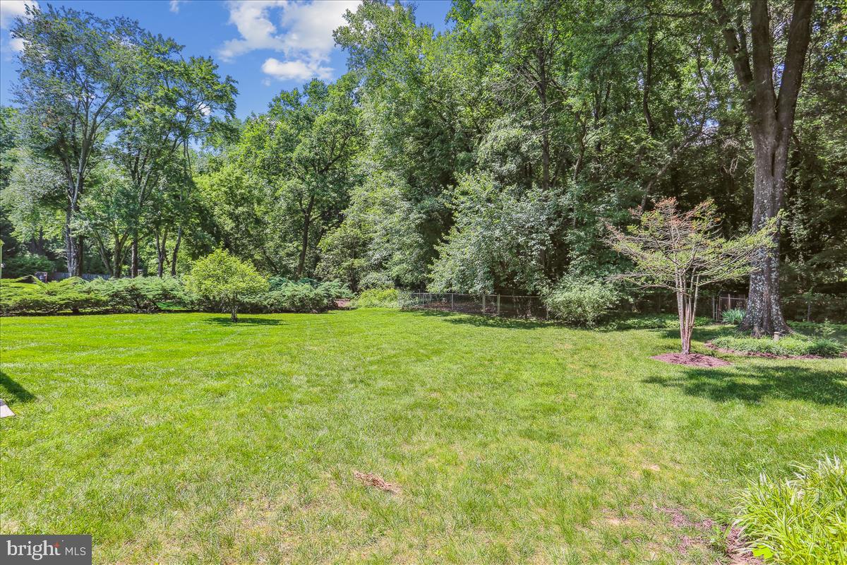 LUXMANOR - Residential