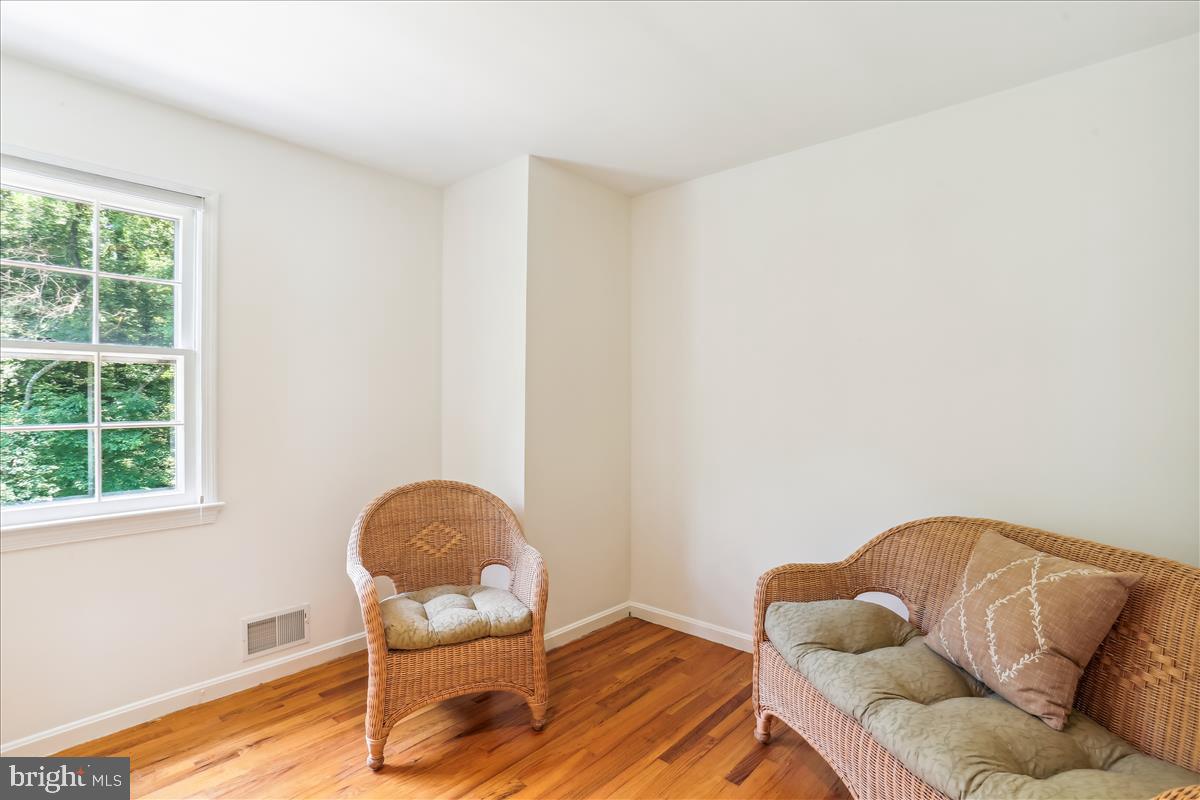 LUXMANOR - Residential