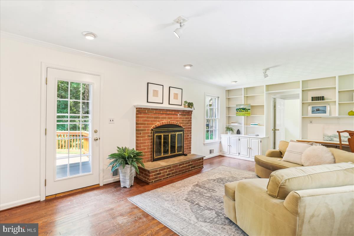 LUXMANOR - Residential