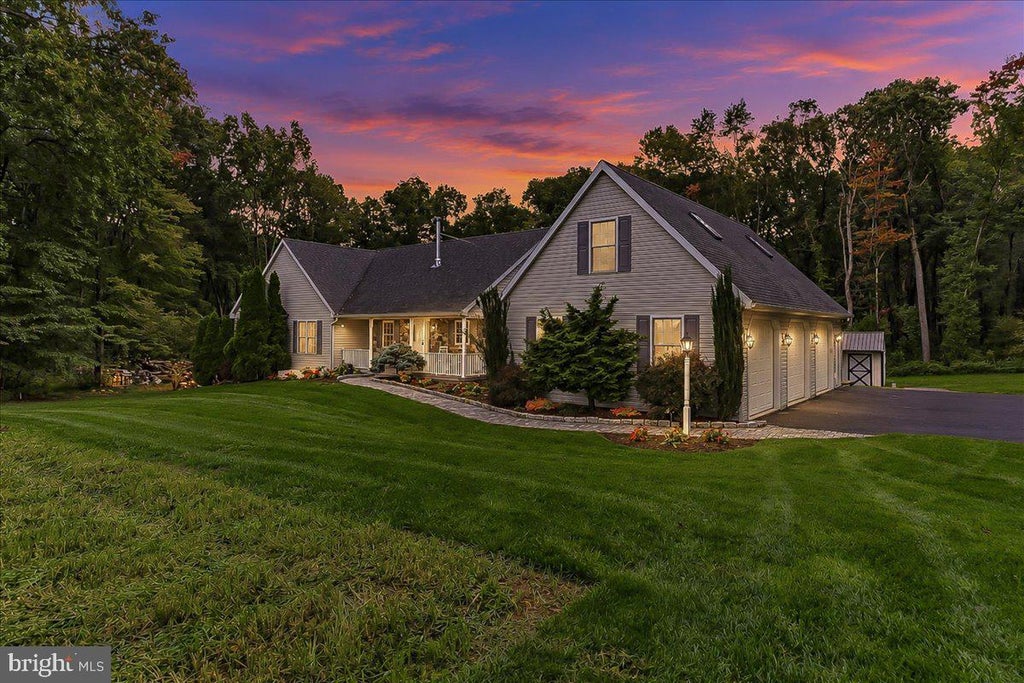 Photo of 318 Springhill Road, QUARRYVILLE, PA 17566 (MLS # PALA2096260)