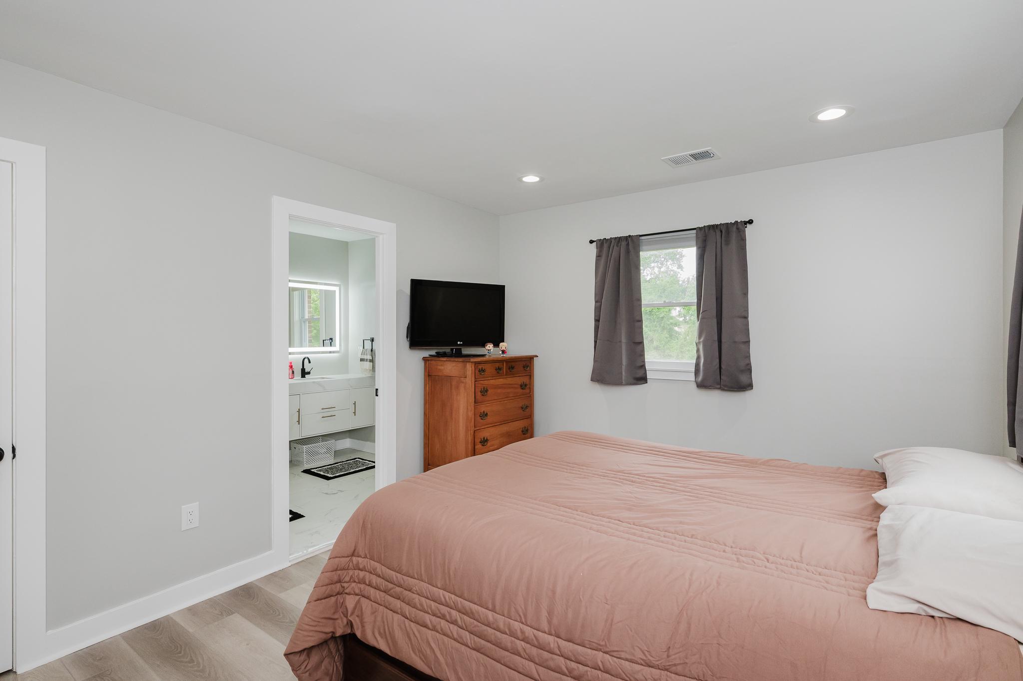 GIBSON MANOR - Residential
