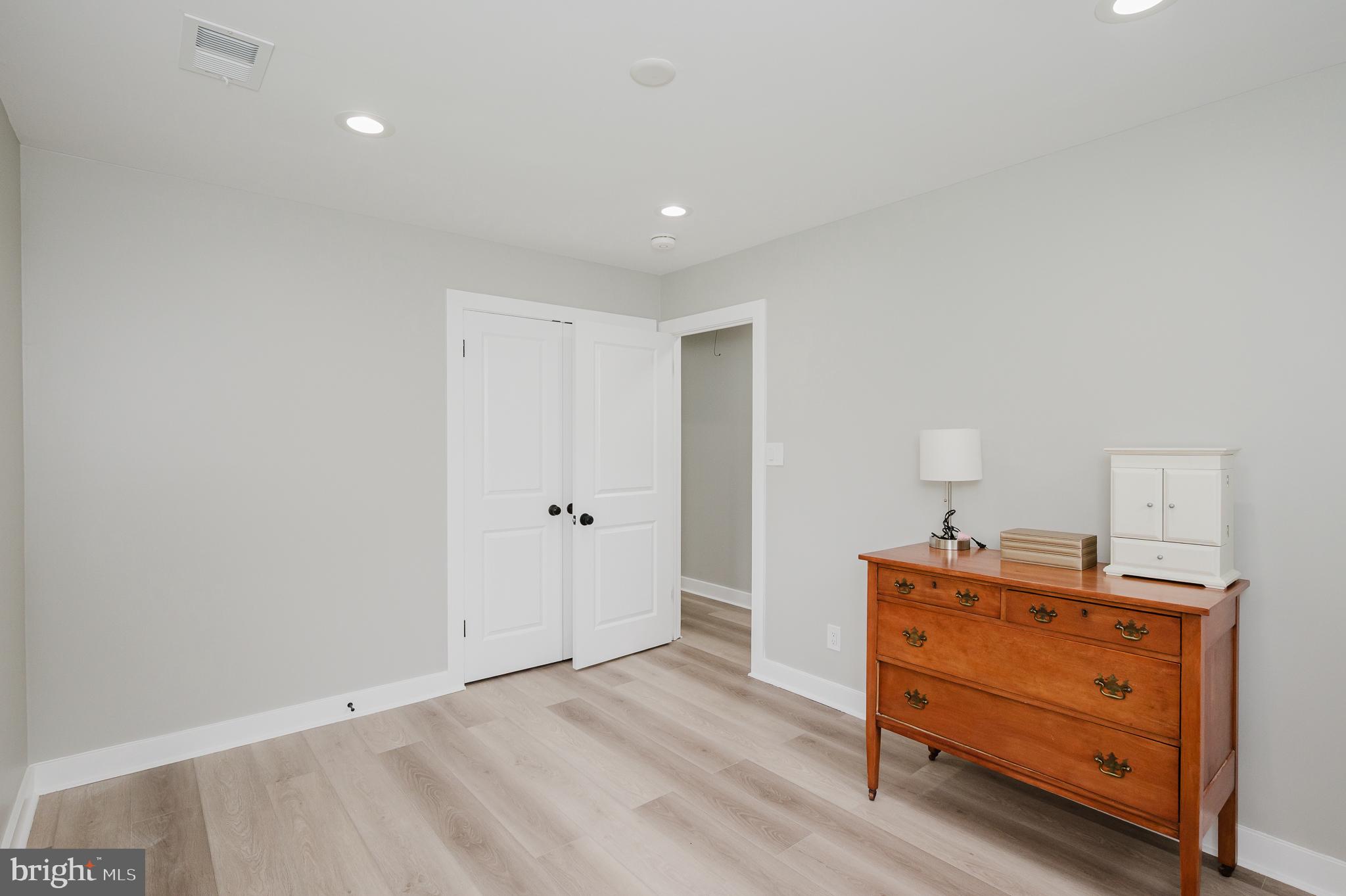 GIBSON MANOR - Residential