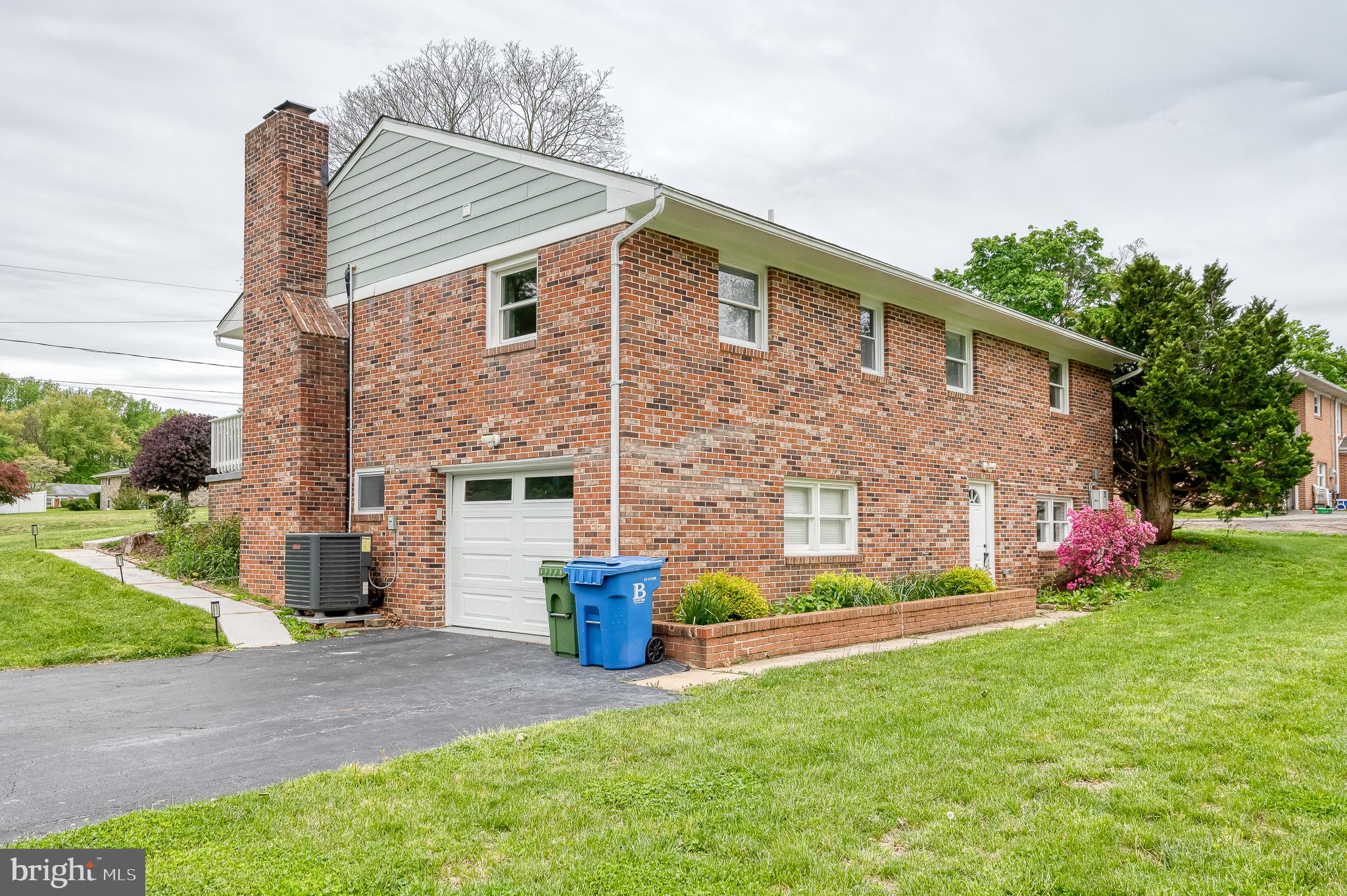 GIBSON MANOR - Residential