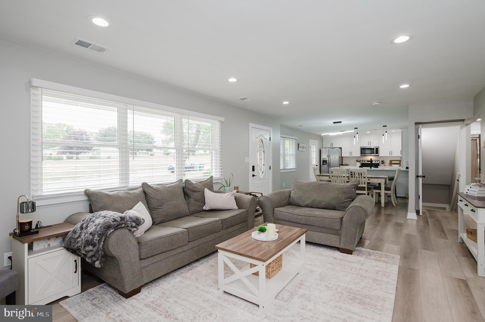 GIBSON MANOR - Residential