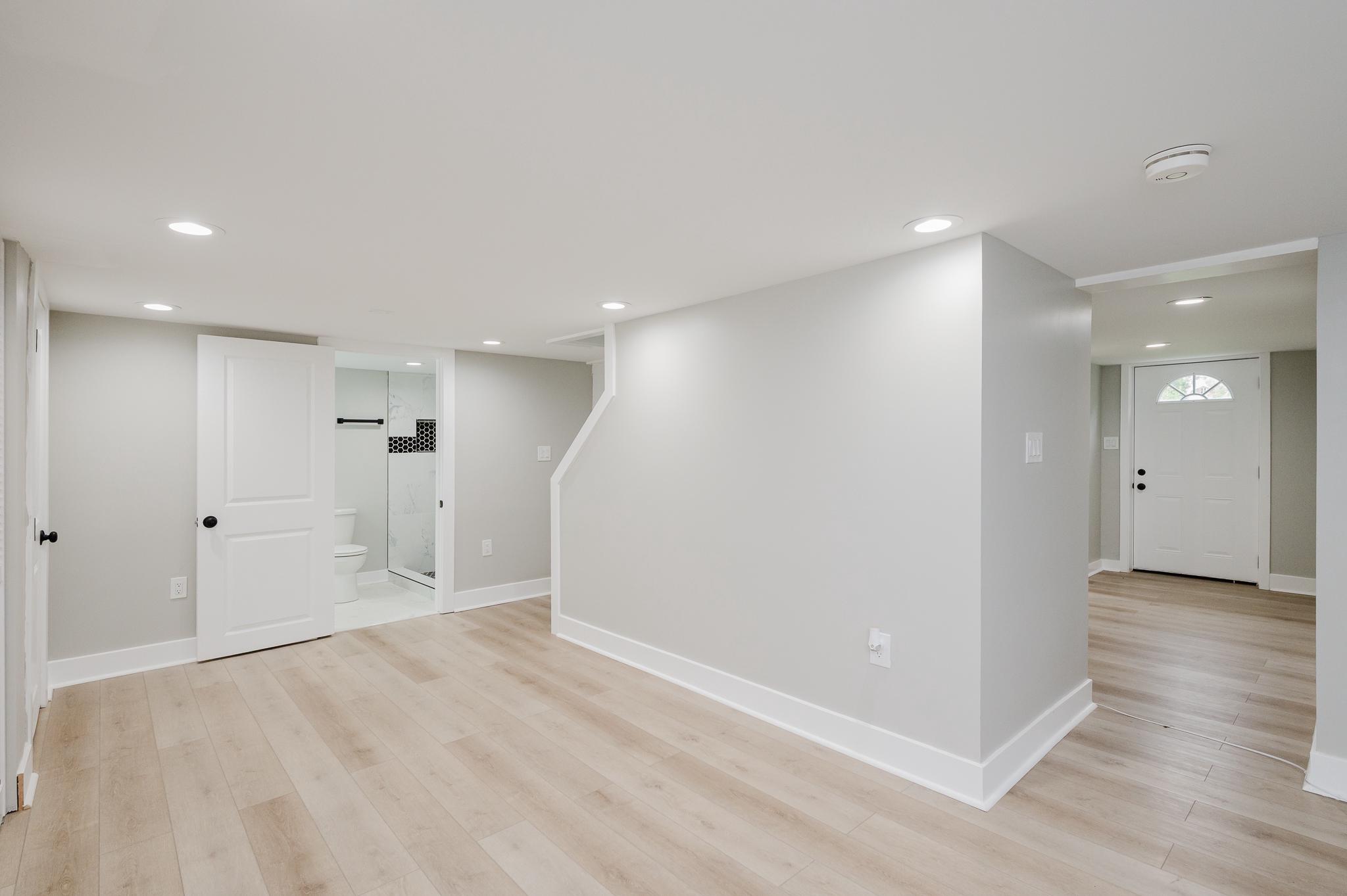 GIBSON MANOR - Residential