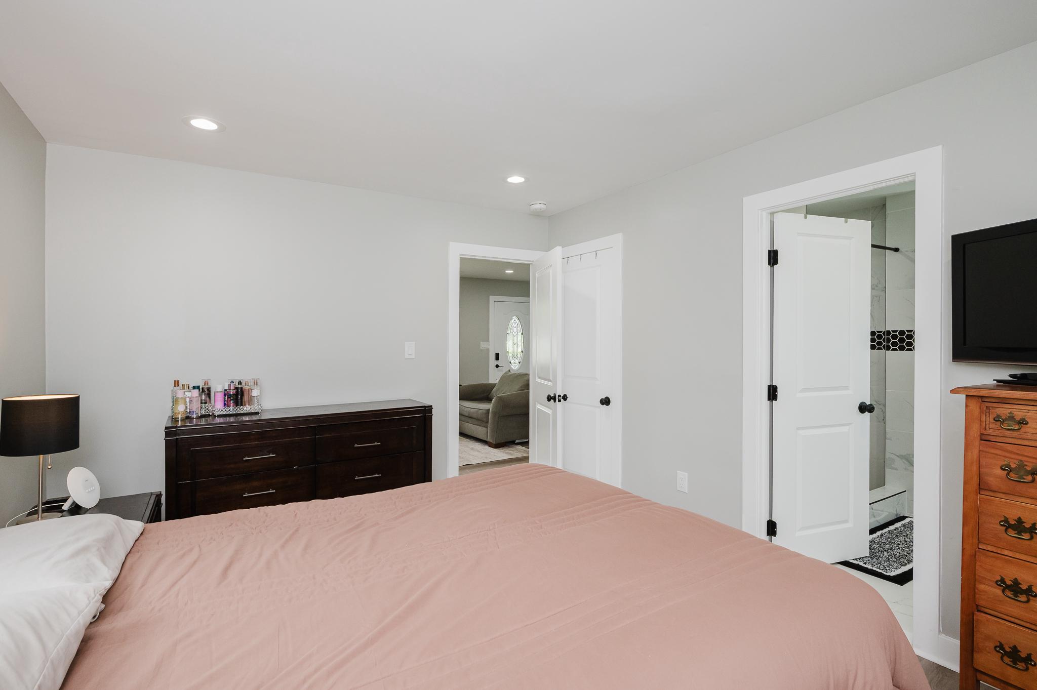 GIBSON MANOR - Residential