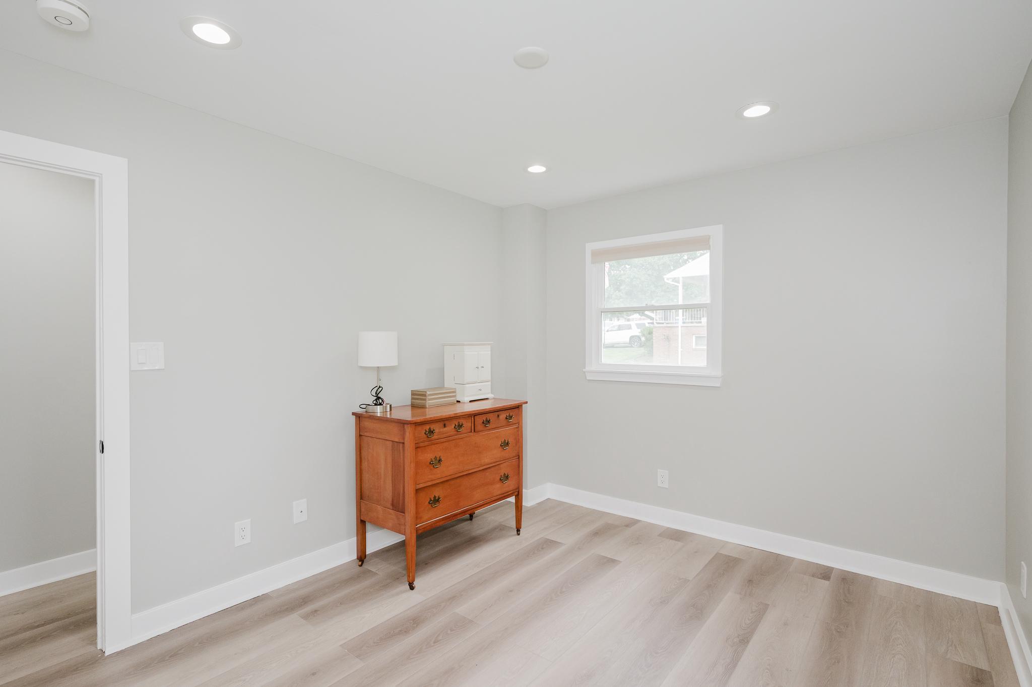 GIBSON MANOR - Residential