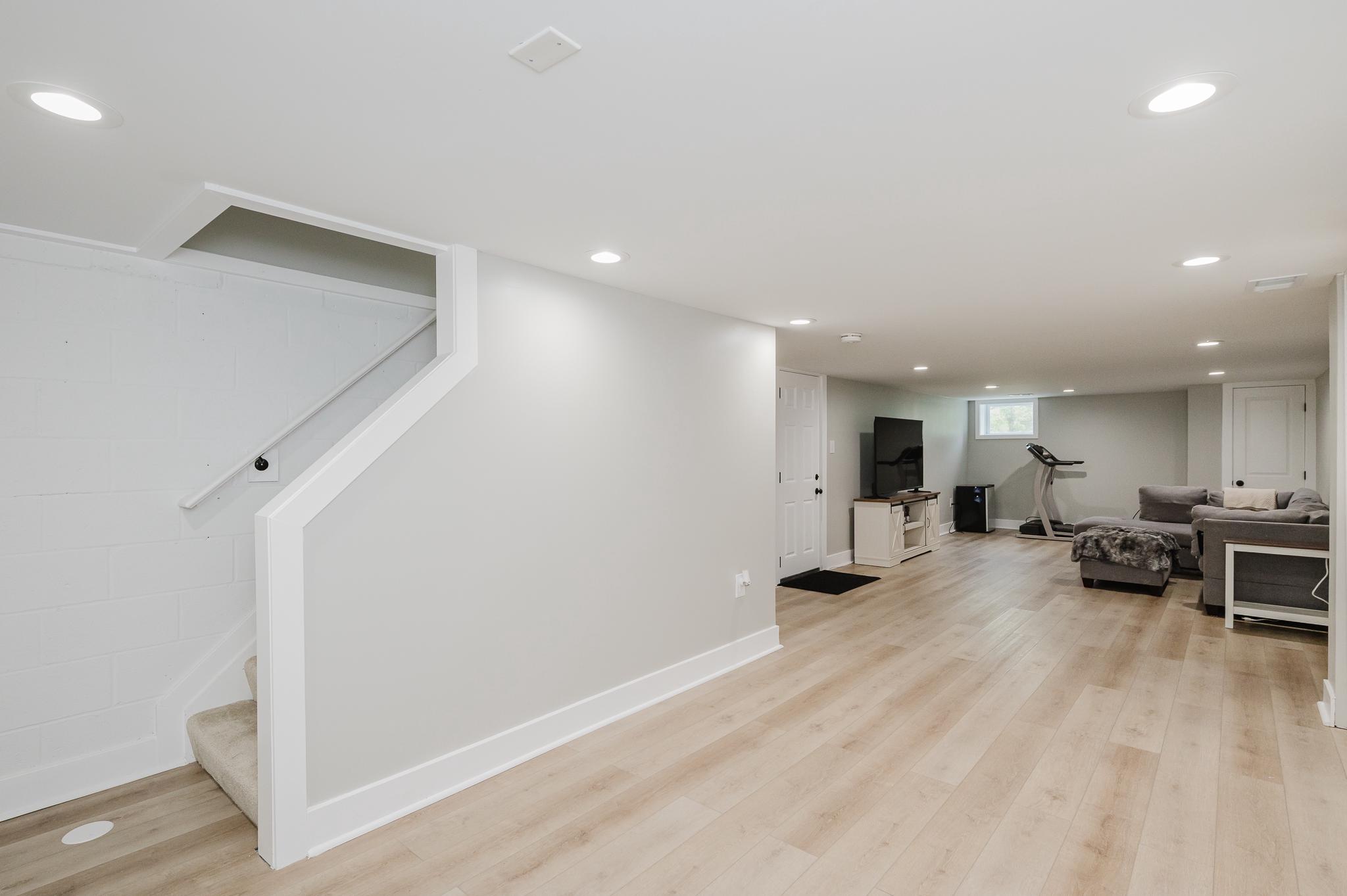 GIBSON MANOR - Residential