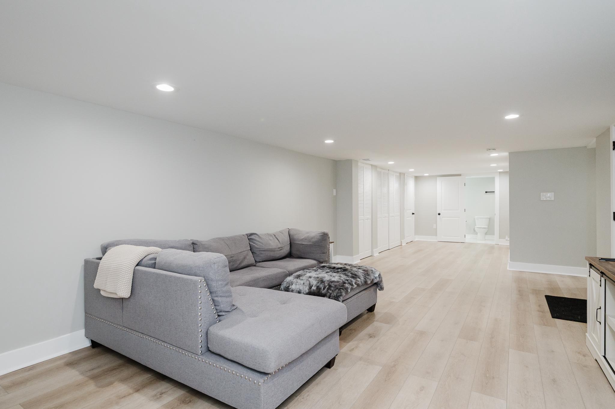 GIBSON MANOR - Residential