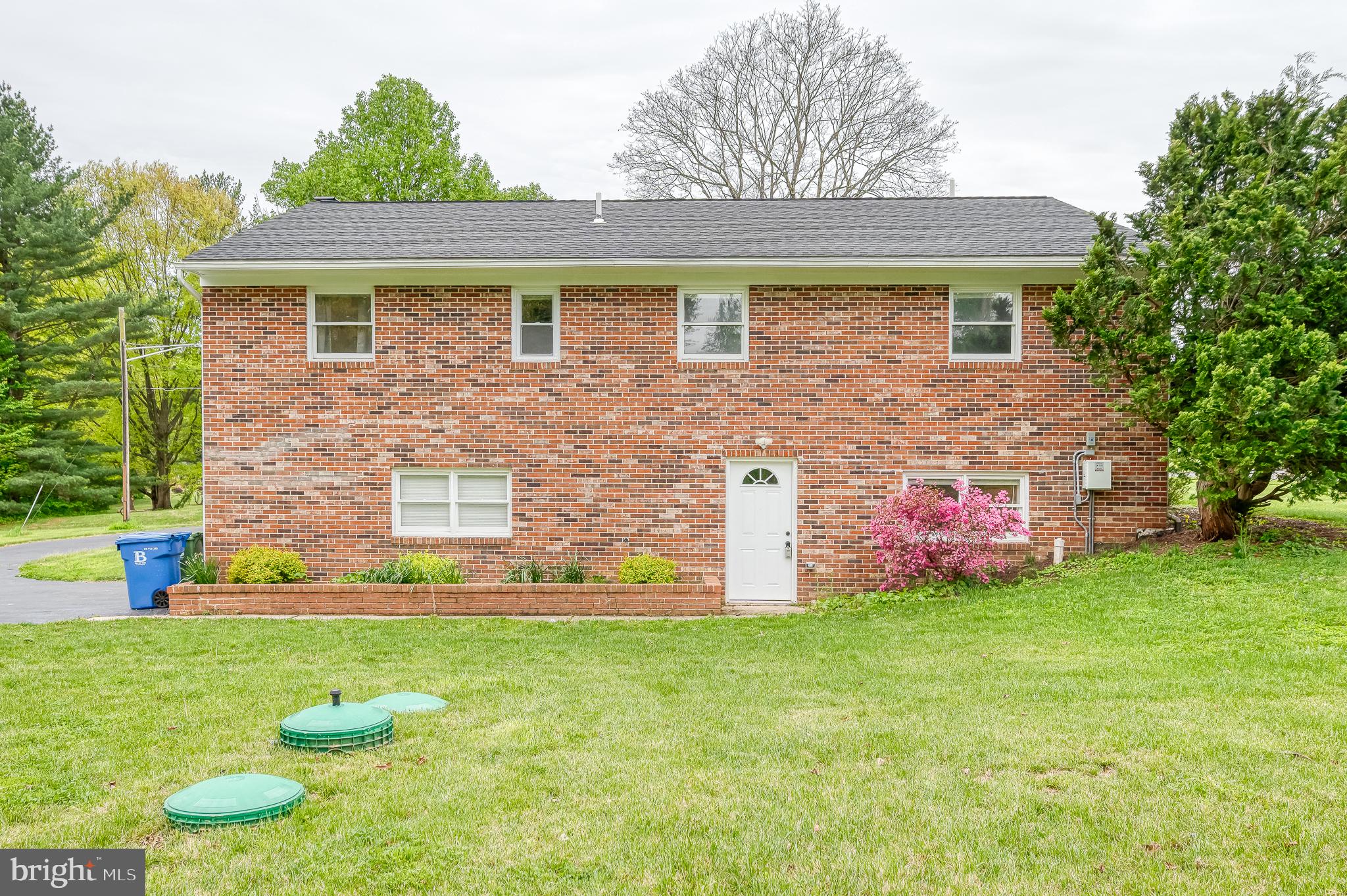 GIBSON MANOR - Residential