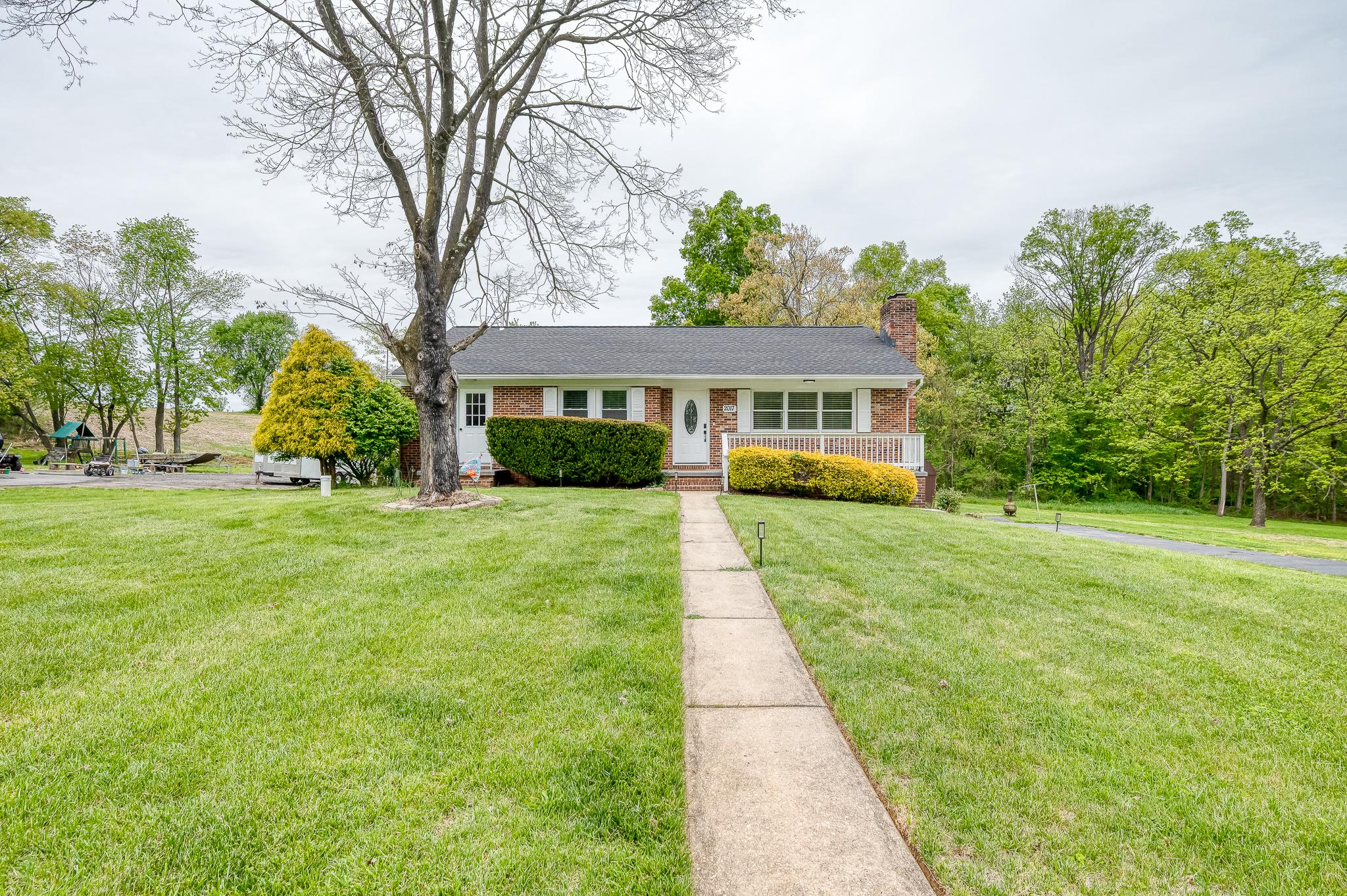 GIBSON MANOR - Residential
