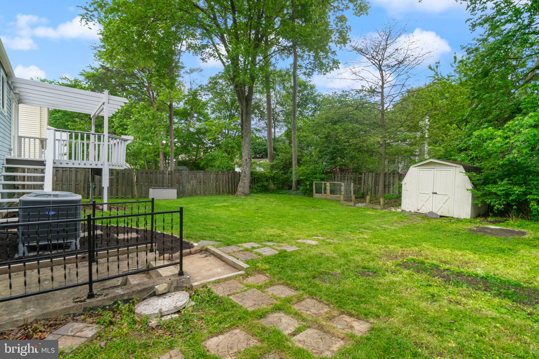 HARMANS WOODS - Residential