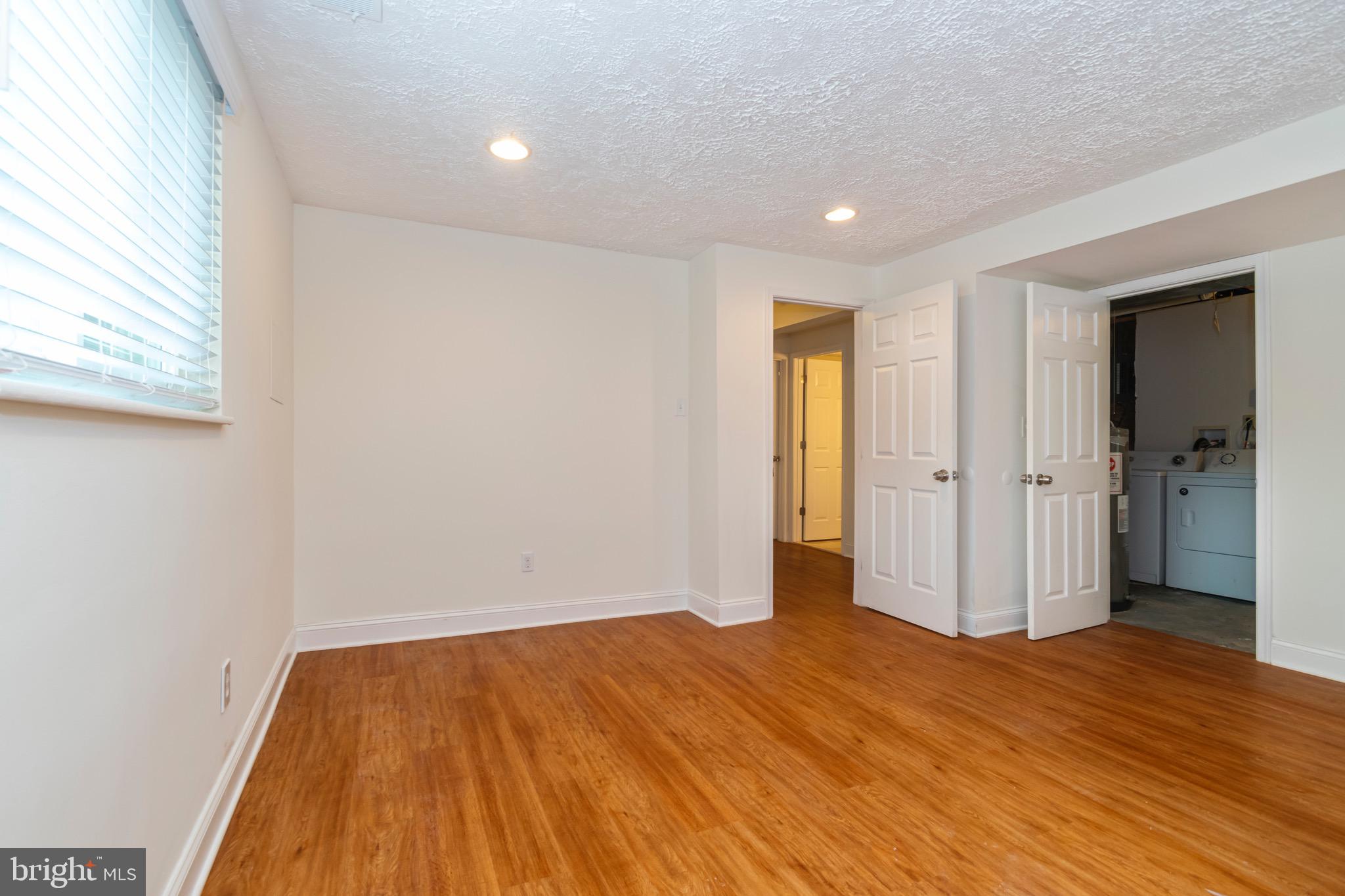 HARMANS WOODS - Residential