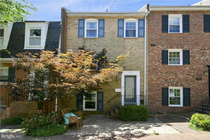 Open House this Saturday 05/24 from 10:30 AM to 2:30 PM.
Rare 4-Bedroom Townhome in the Heart of Fairfax!
Nestled in a quiet, sought-after neighborhood, this beautifully maintained townhouse offers a rare combination of space, comfort, and convenience. Featuring 4 spacious bedrooms and 3 full bathrooms, this home provides ample room for families, guests, or a home office setup. Enjoy the tranquility of a peaceful community while being just minutes from shops, dining, parks, and top-rated schools. A truly unique find in Fairfax — don’t miss this exceptional opportunity!This home is not on the main road. It's tucked away in a private courtyard with little traffic and tons of parking. Parking is located off of Whitehead St. Walk around to the front, and down the pathway to the home on your left. Upgraded and has a great feel to it.
