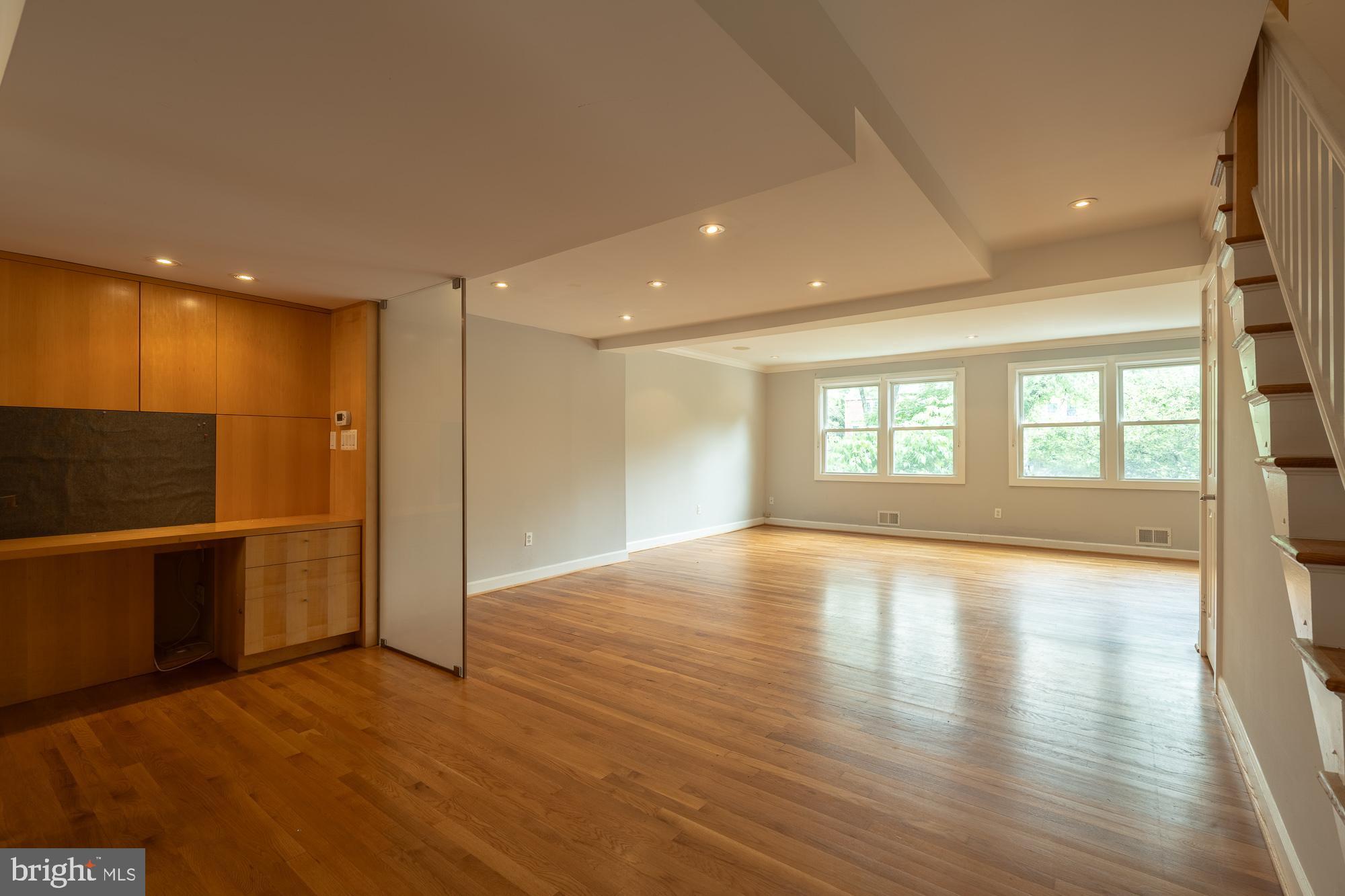 LAYTON COURT (MEWS) - Residential Lease