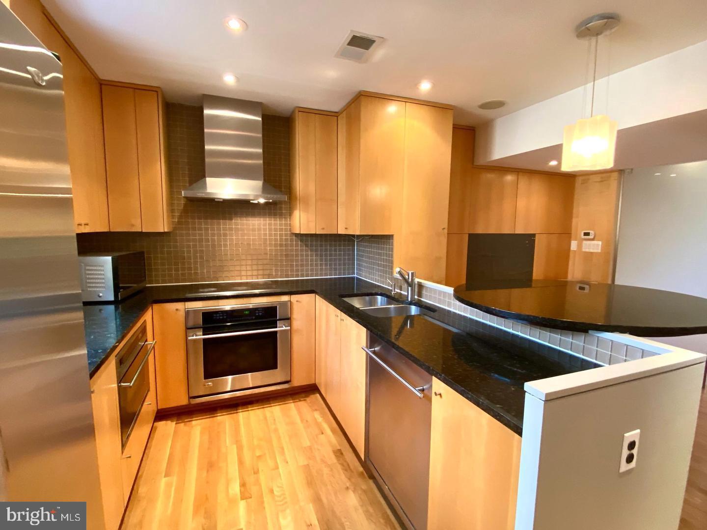 LAYTON COURT (MEWS) - Residential Lease