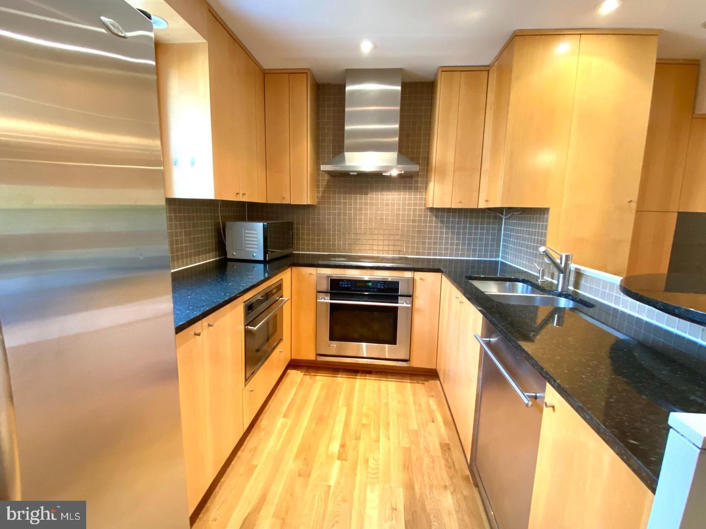 LAYTON COURT (MEWS) - Residential Lease