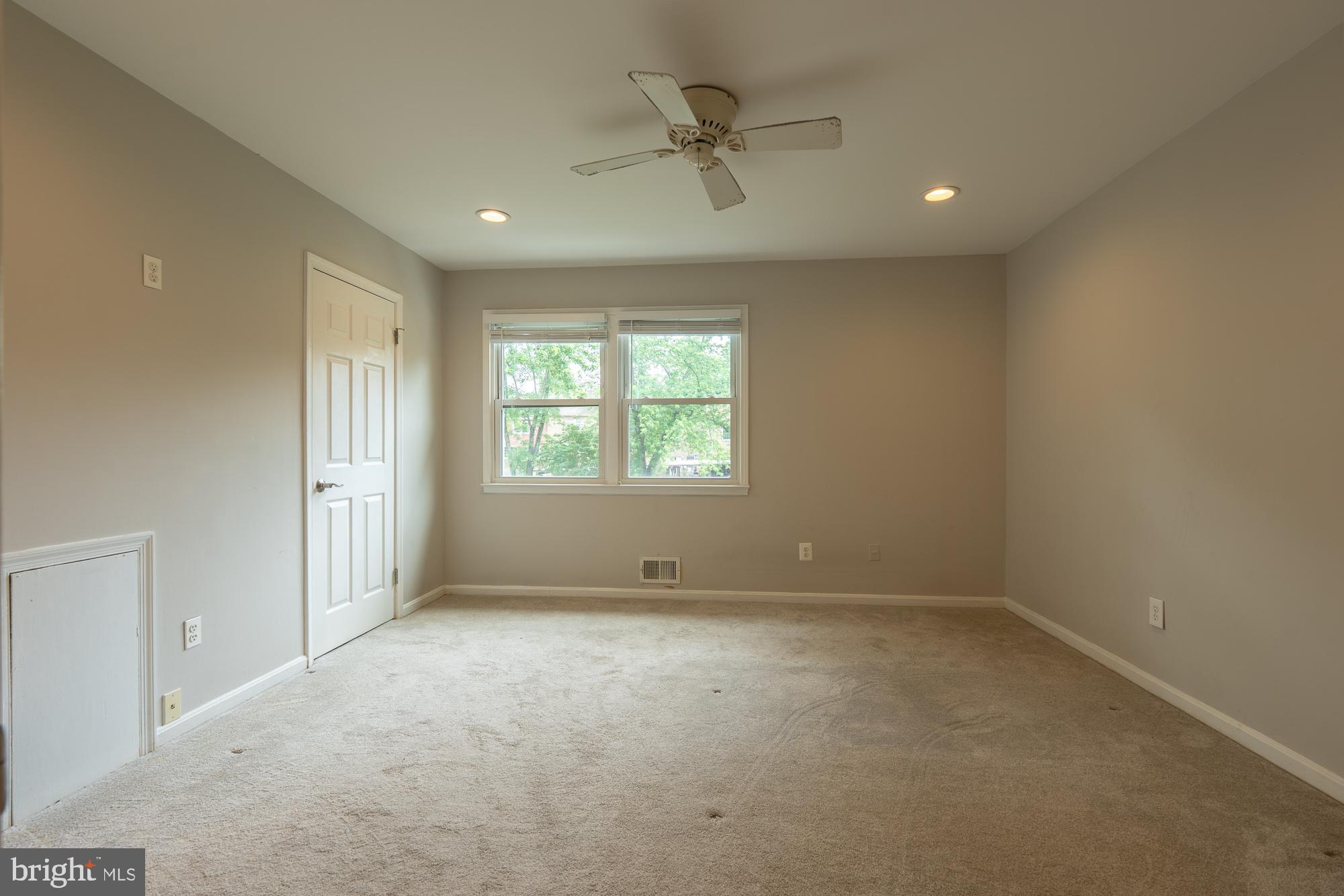 LAYTON COURT (MEWS) - Residential Lease